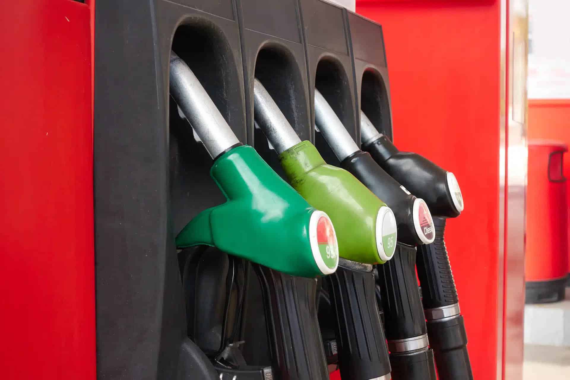 ¿Gasolina 95 o gasolina 98? ¿Cuál es mejor para mi moto?