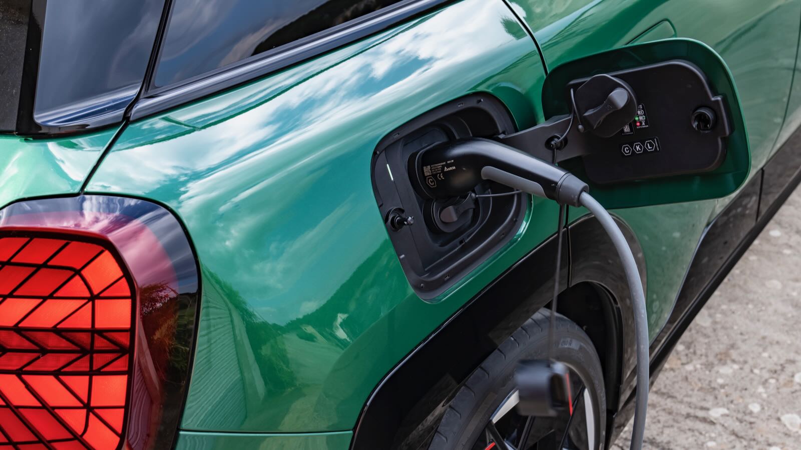 2026年电动汽车价格可能与汽油价格持平