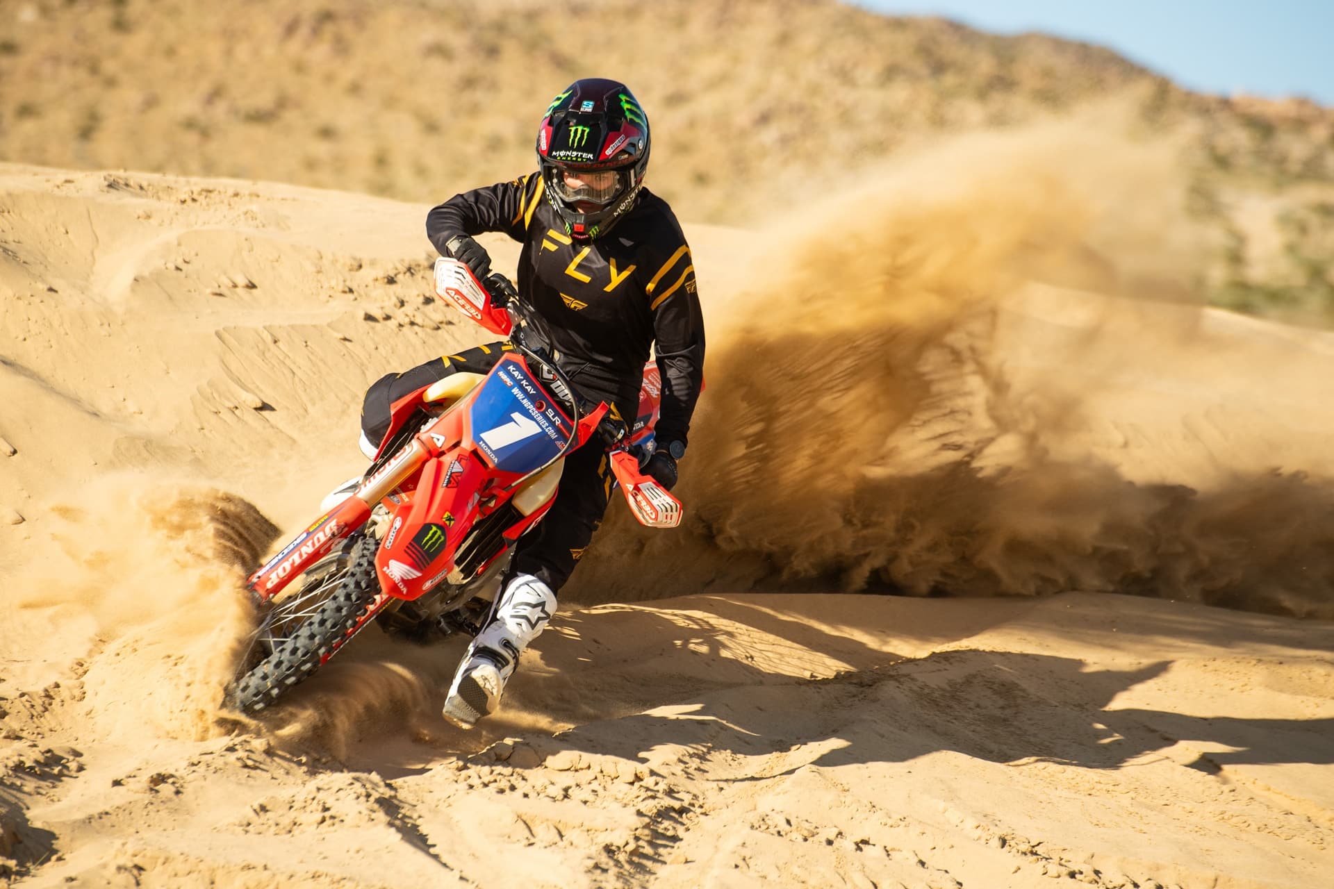 FLY Racing volando alto, dentro y fuera de la competición