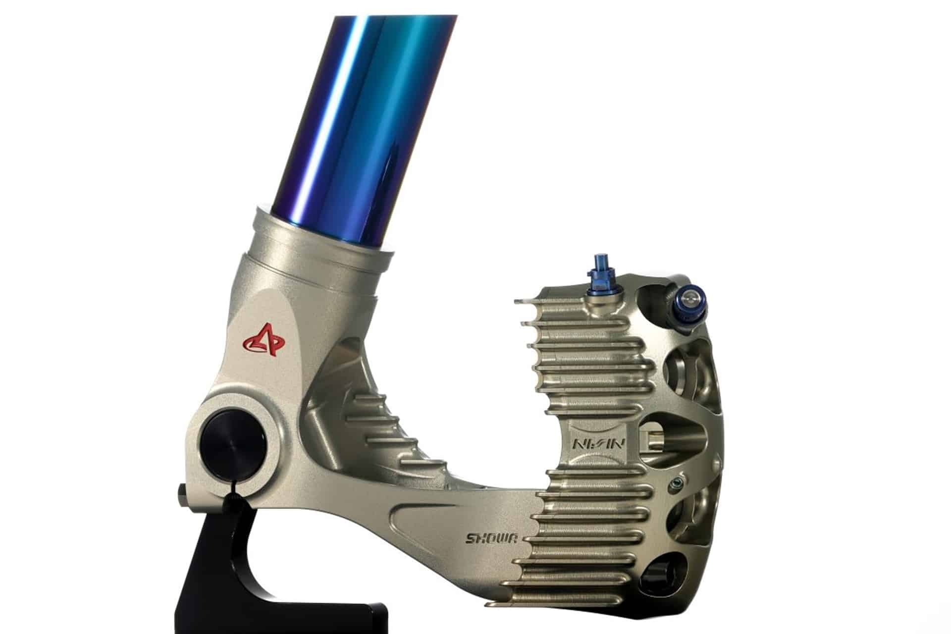 Nissin y Showa presentan la primera pinza de freno integrada en la horquilla