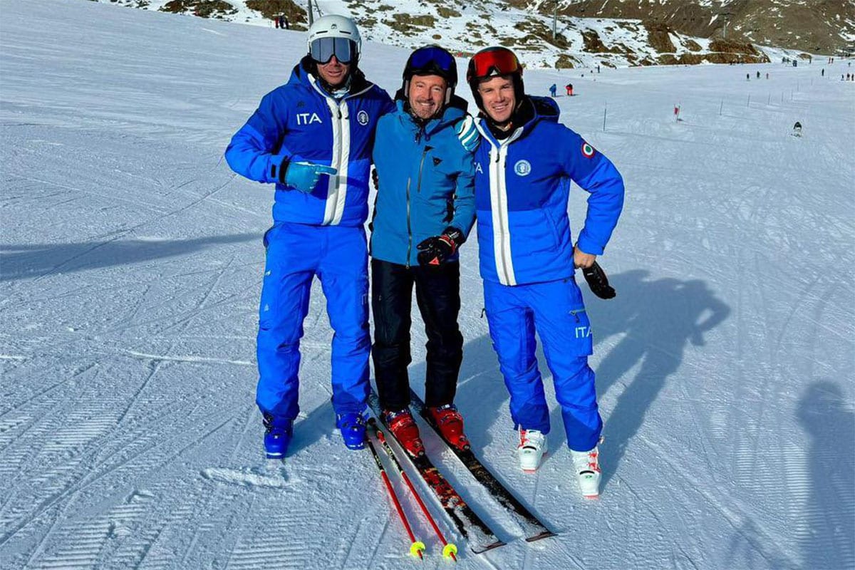 Max Biaggi vuelve a las pistas… de esquí y como instructor