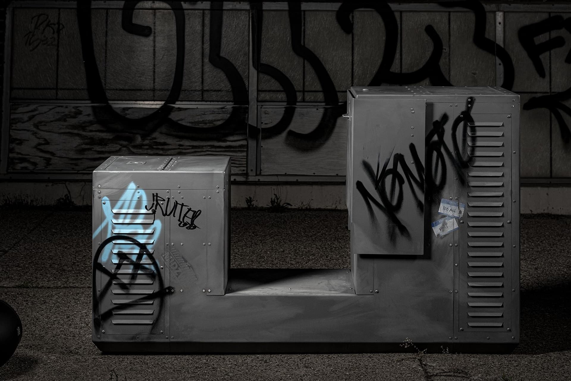 Se llama Nomoto concept y no, no es un transformador eléctrico. Es una moto totalmente funcional