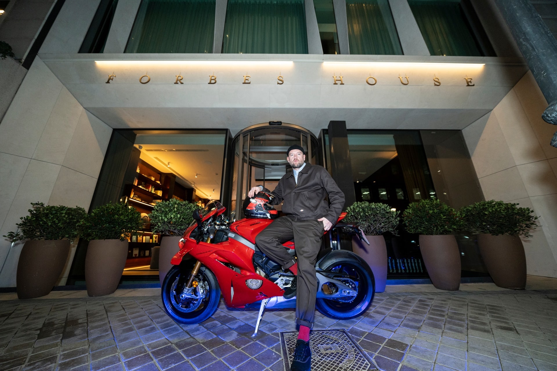 Ducati protagonista en Art Covers, el evento madrileño celebrado en Forbes House