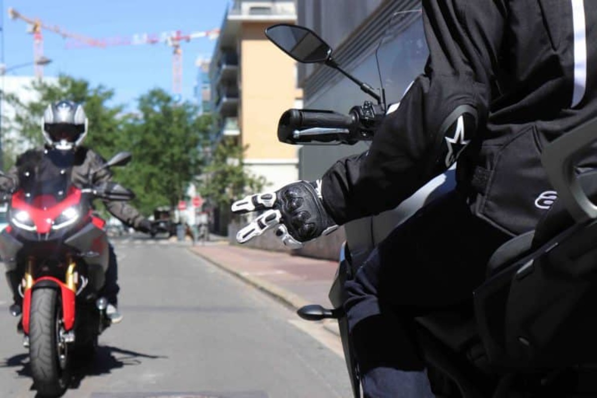 为何有些骑士不回礼