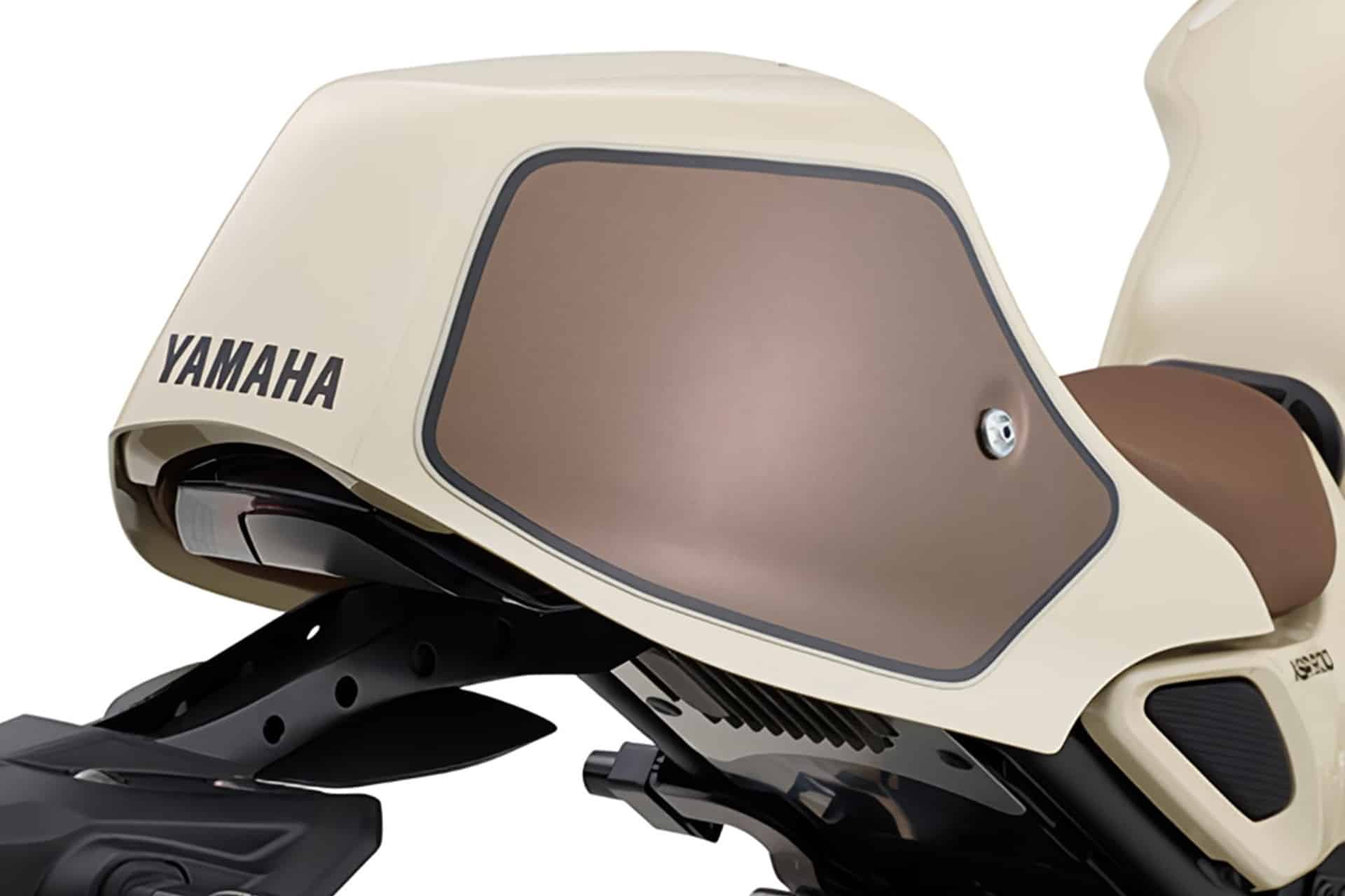 并且装备将XSR900的复古外观带到另一个级别