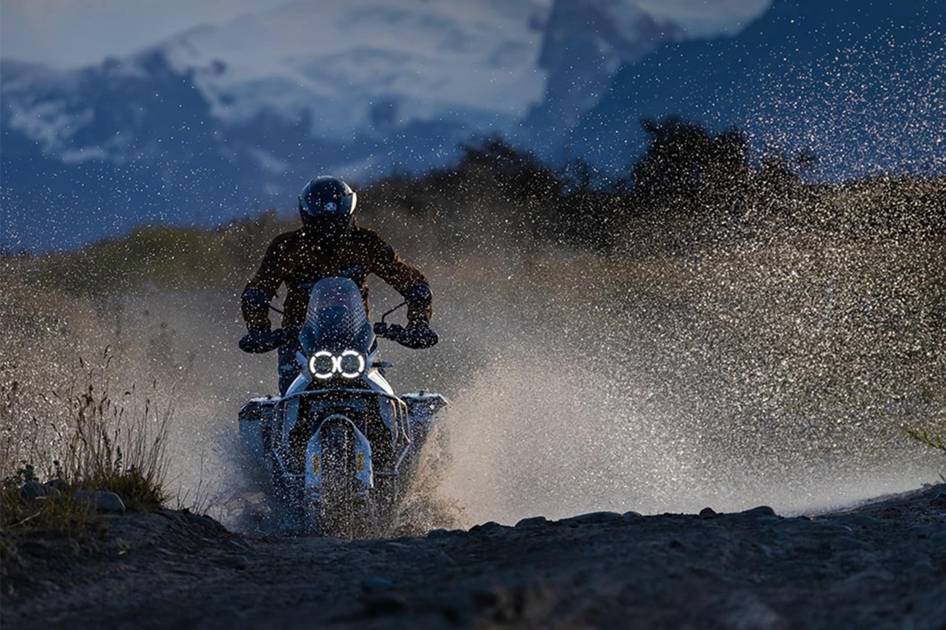 Gama de equipamiento impermeable Dainese 2025: Protección completa sin renunciar al estilo