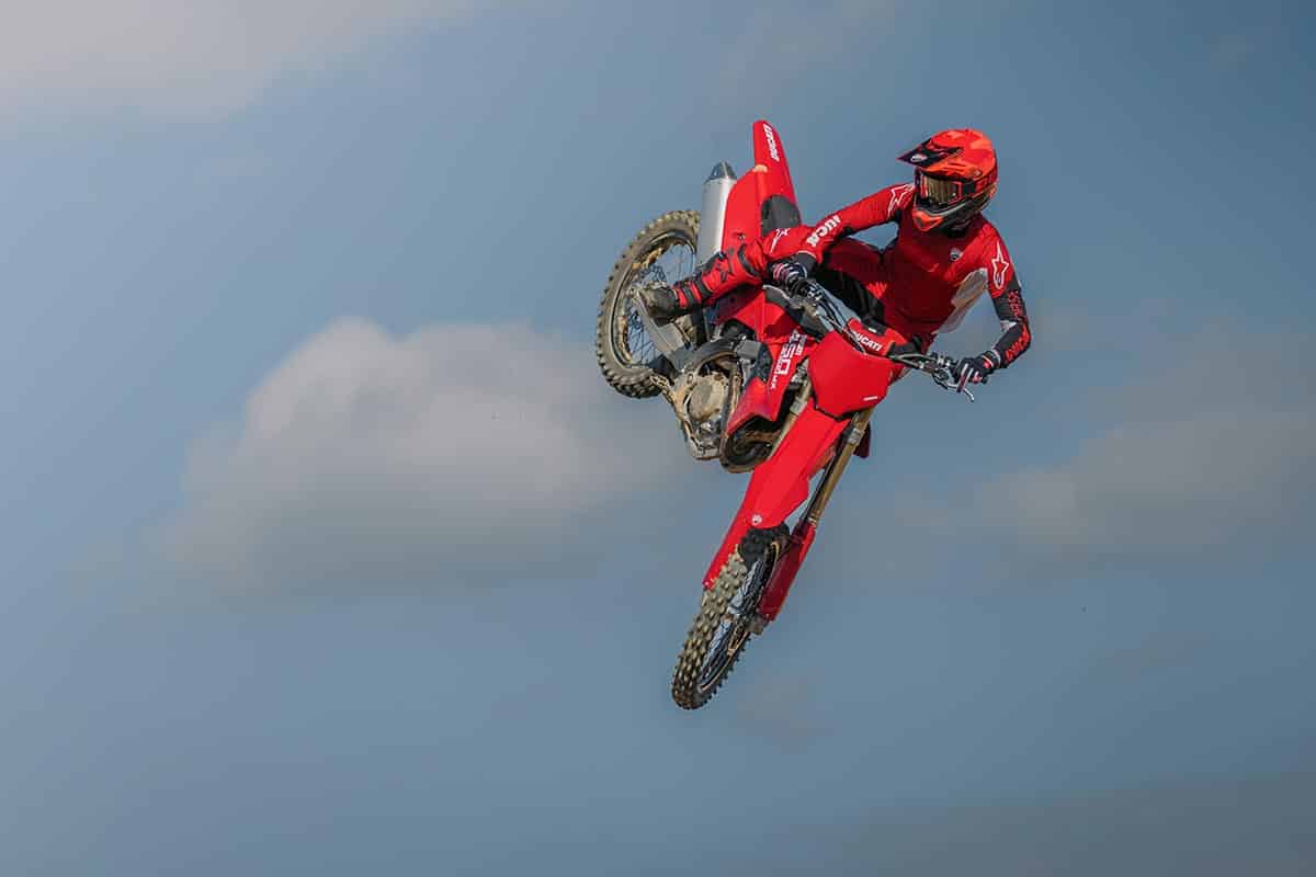 Este es el precio de la Ducati Desmo450 MX 2026 y sus prestaciones…
