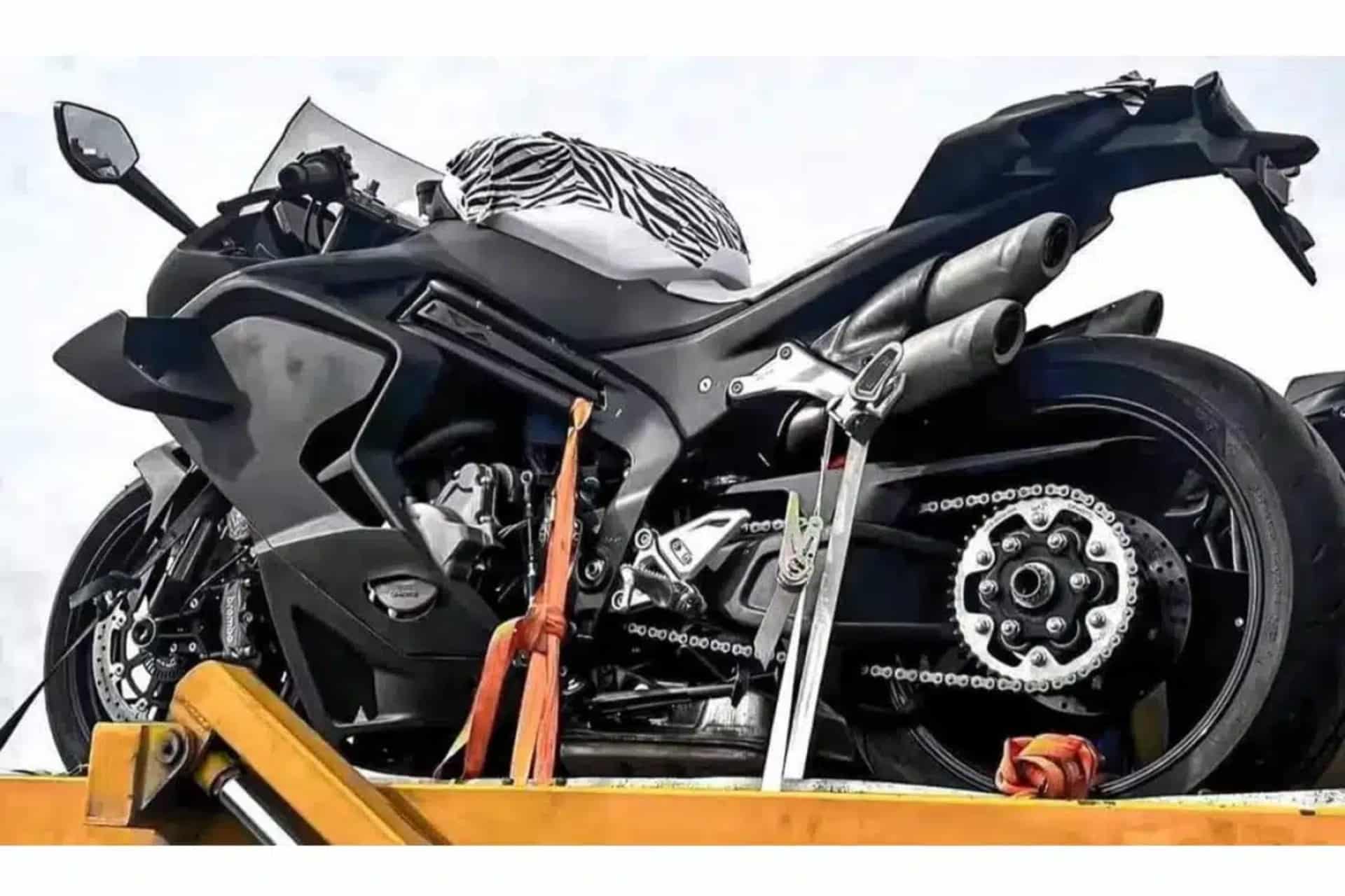 CFMoto 750 SR-R 2025