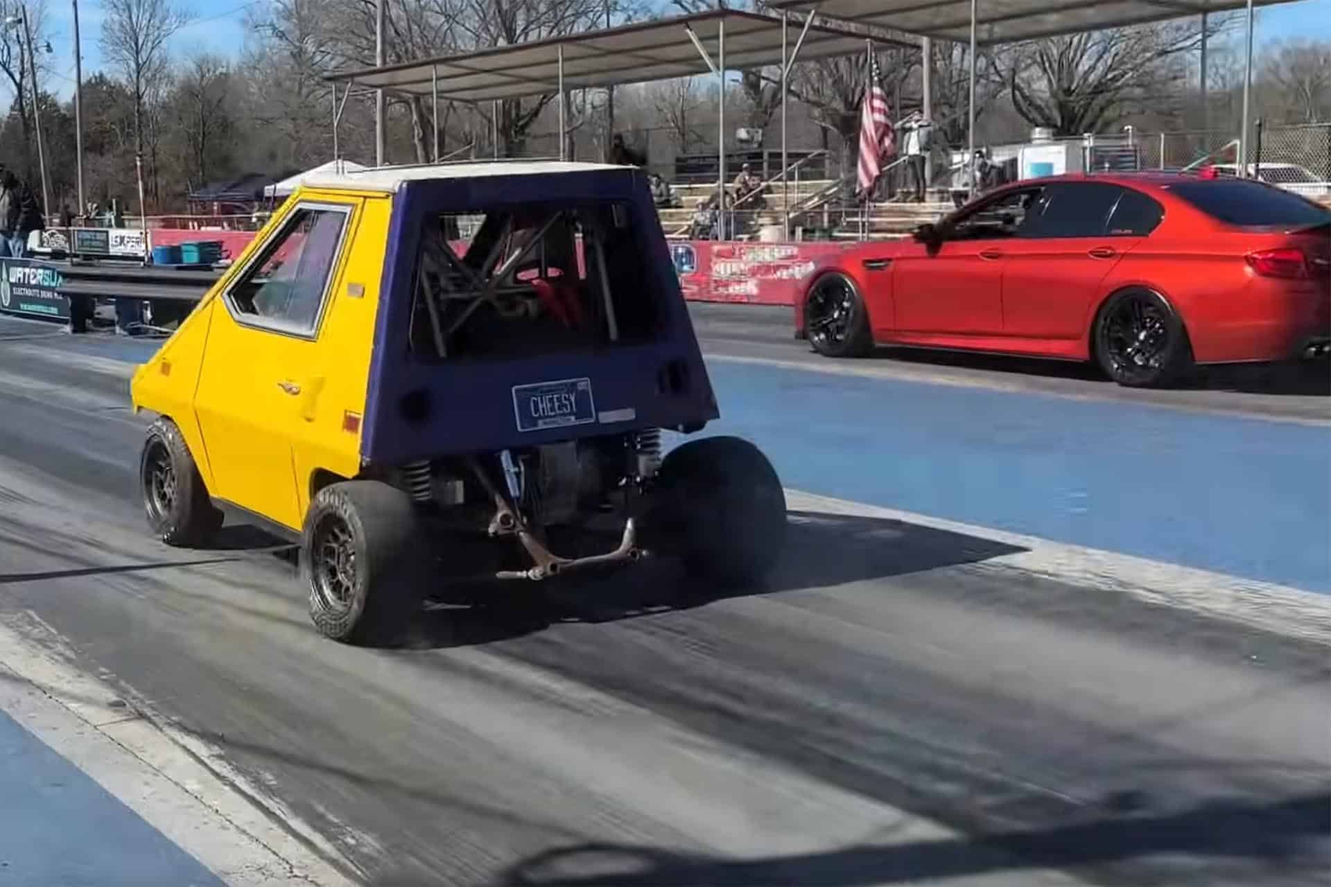 Miedo, eso es lo que da esta preparación de un microcoche con motor de Hayabusa