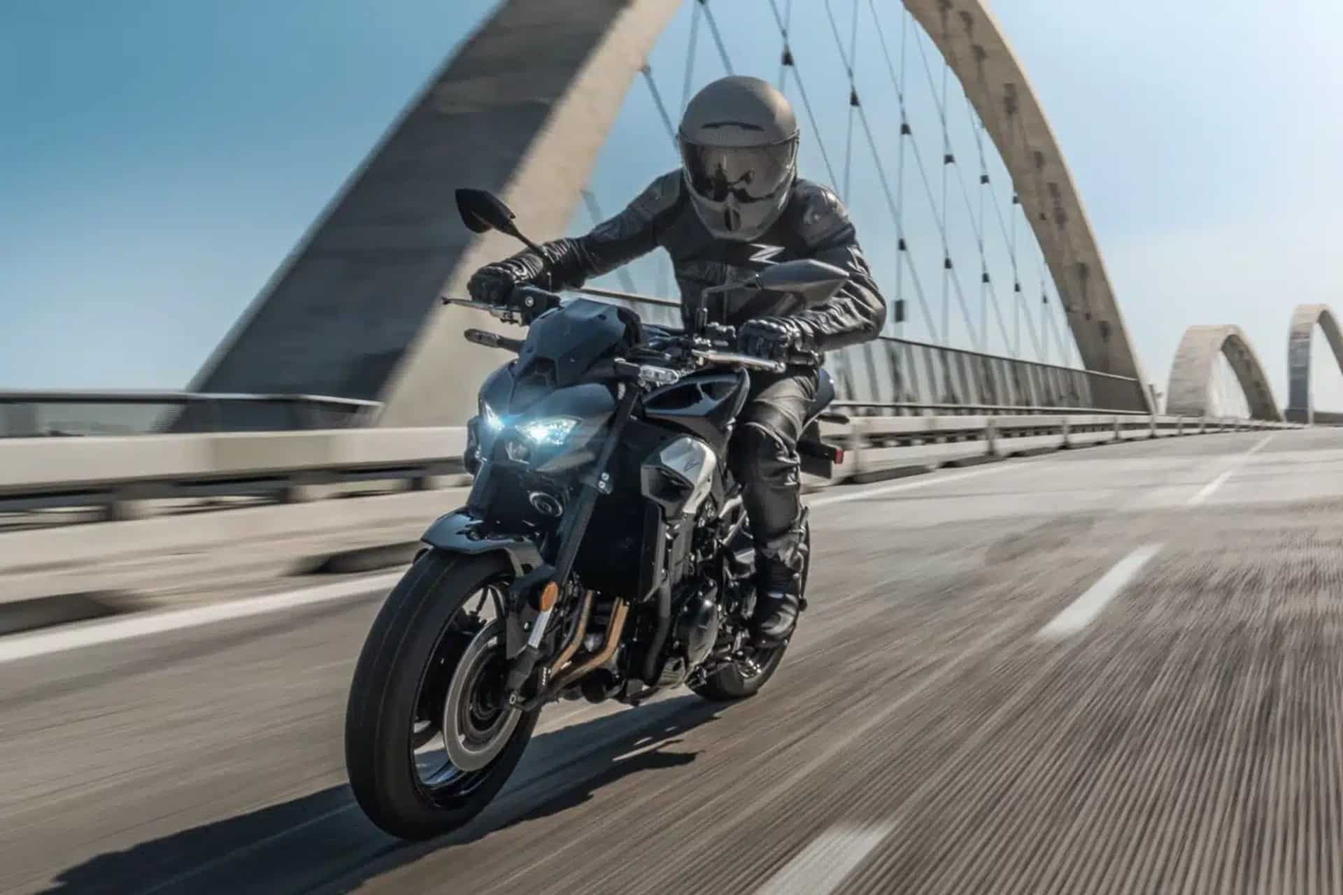 Estrena la nueva Kawasaki Z900 y llévate el Pack Good Times3 de regalo