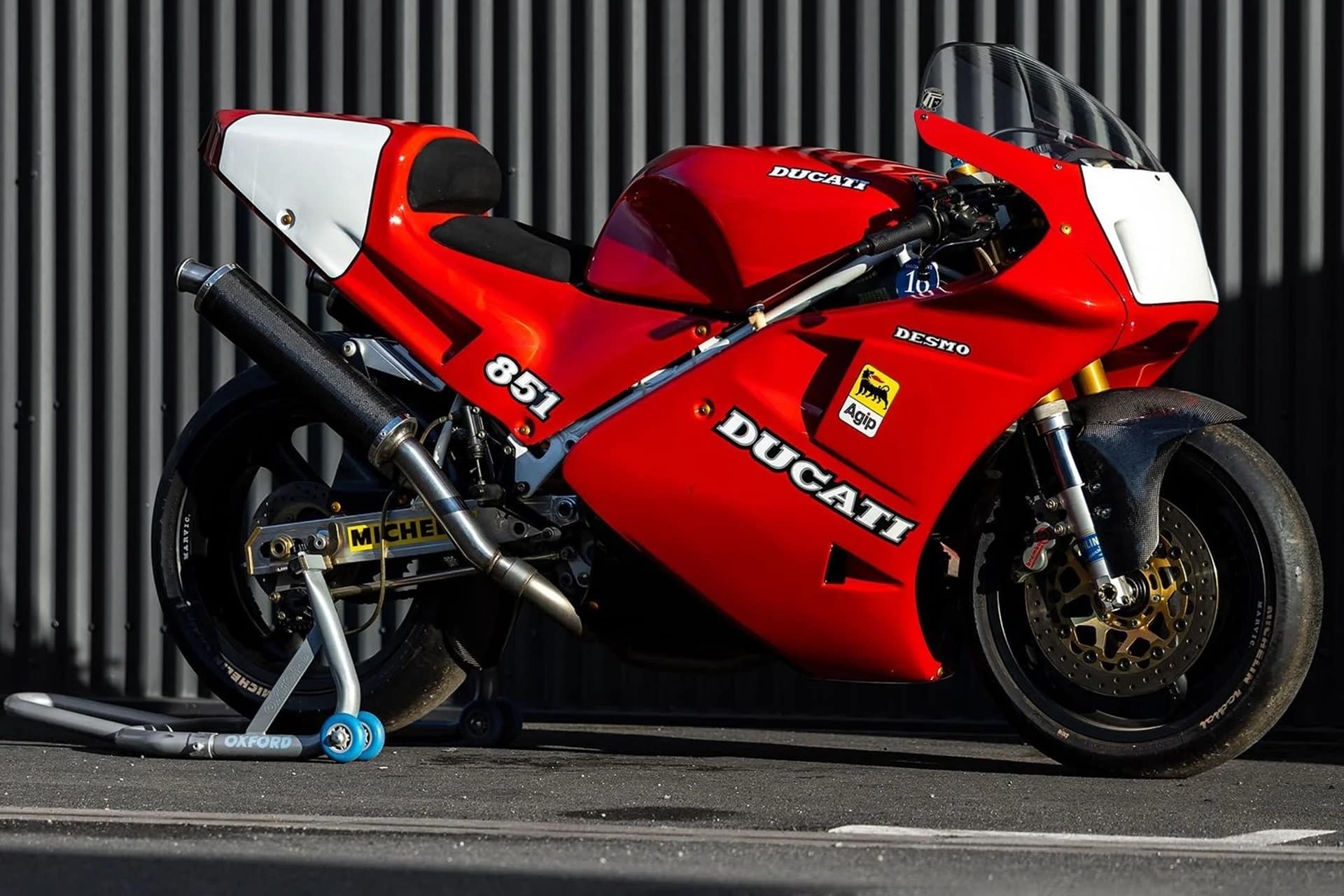 A subasta una de las 20 unidades de Ducati 851 F90 Corsa de 1990 en estado N.O.S.