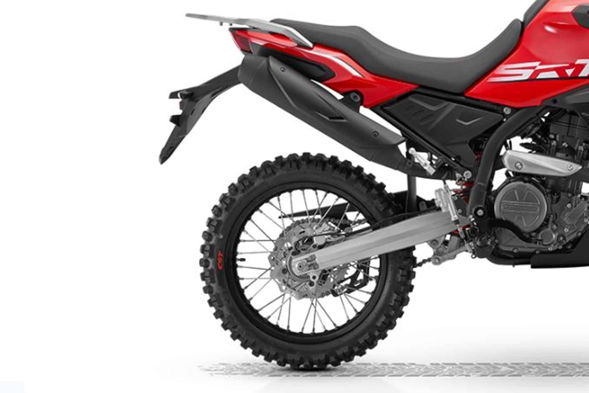 SRT 300 DX 2025：QJMotor的新赌注低排量径段