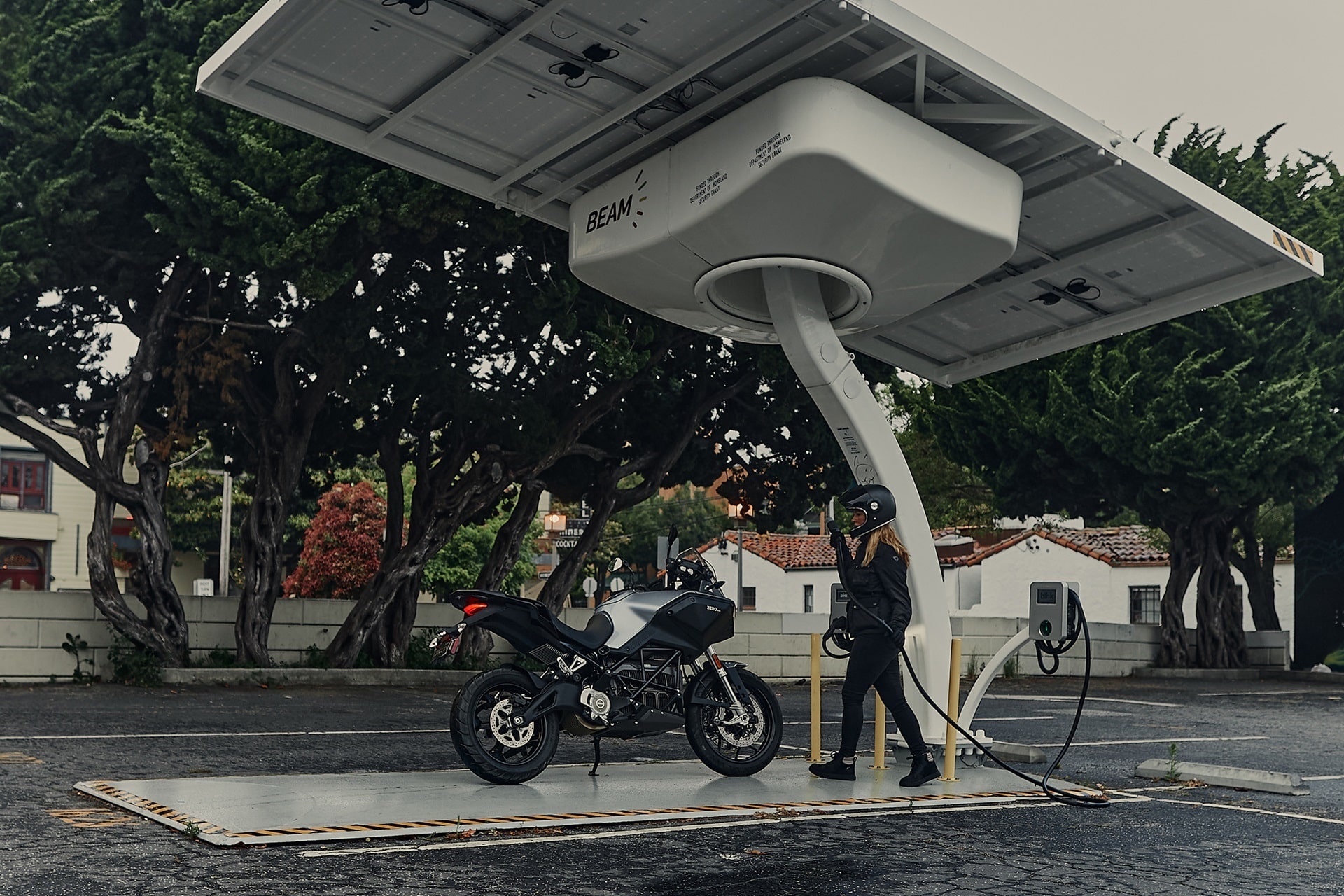 La compañía aseguradora RibéSalat se convierte en partner oficial de Zero Motorcycles en España