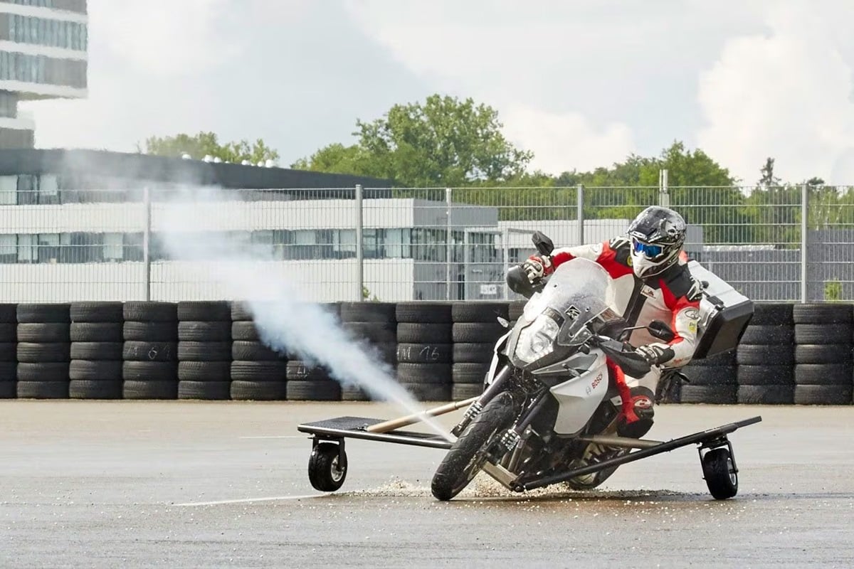 宝马专利有活跃风扇的系统，可产生更多的空气动力负载