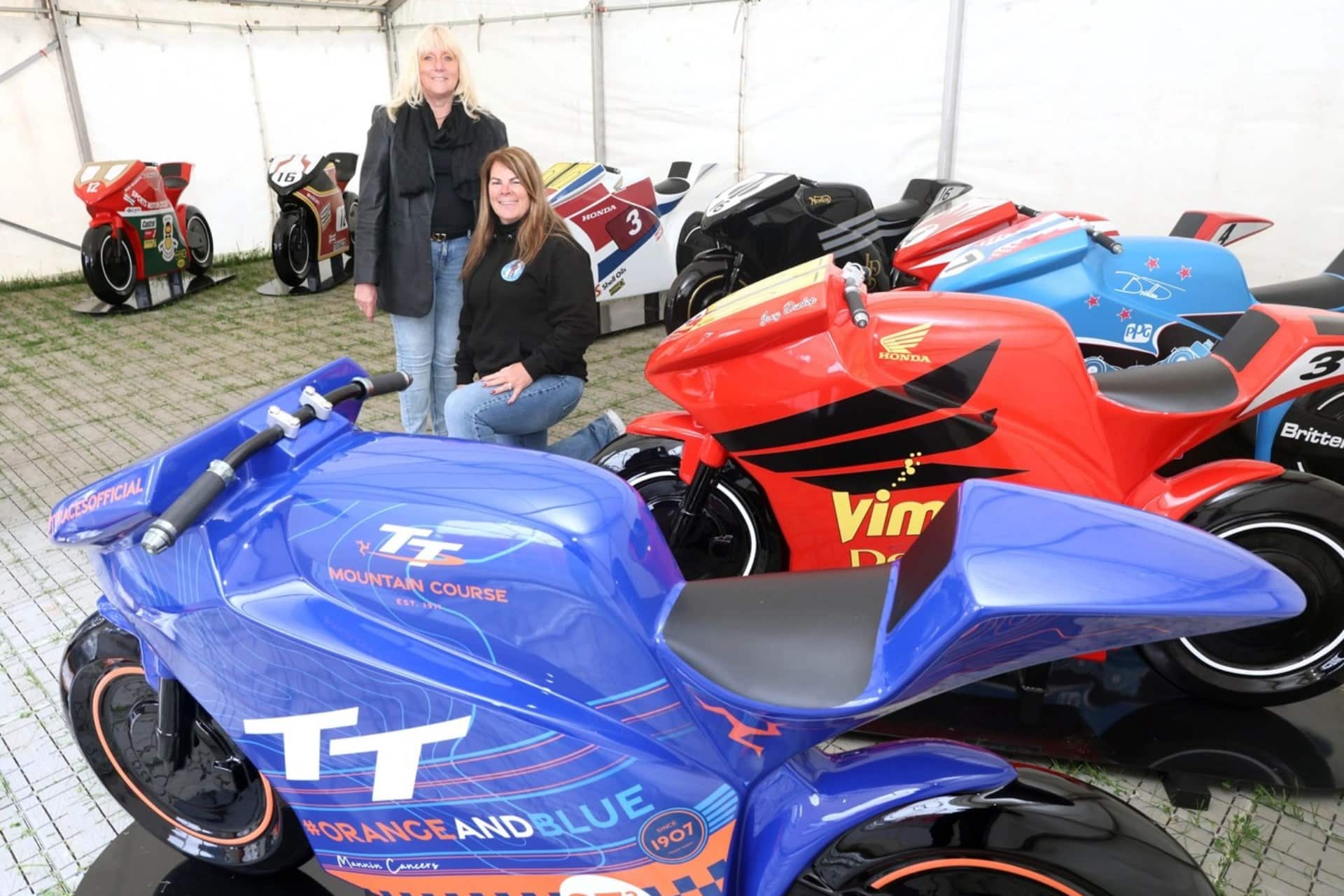 旅游奖杯和曼宁癌支持小组雕塑