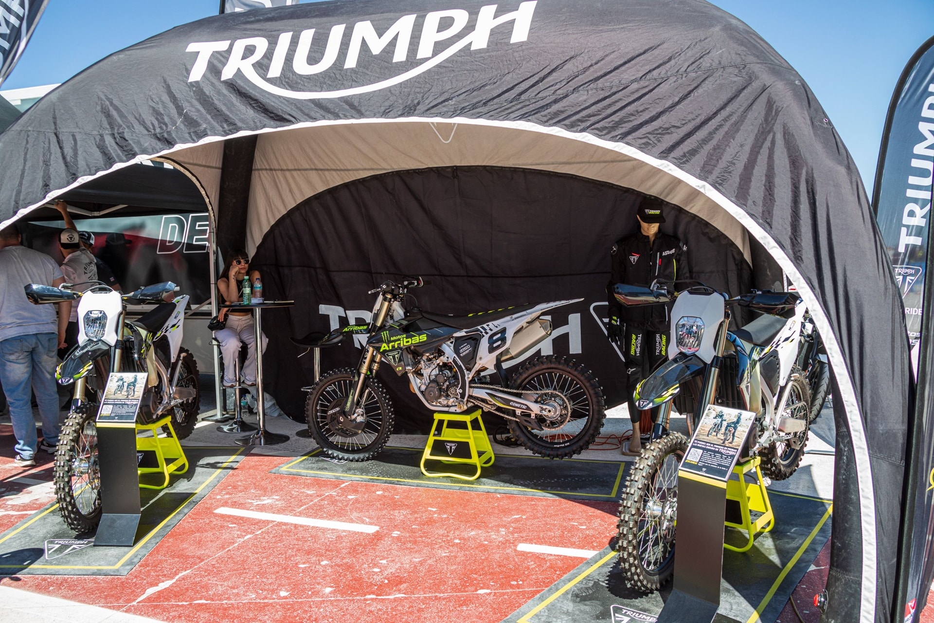 马德里2025年的冒险经验：第三版的摩托车和旅行明星