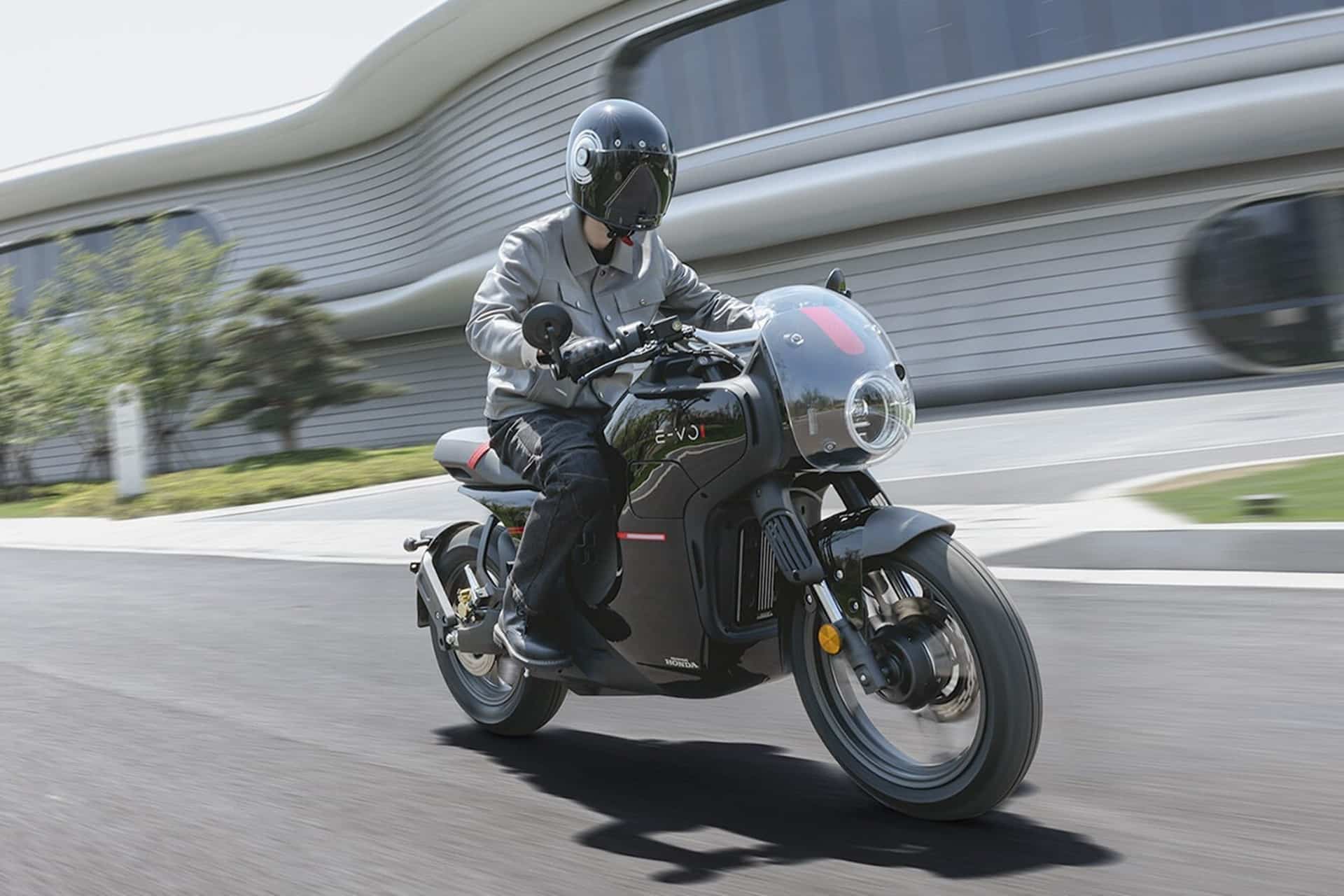 Wuyang Honda E-VO 2025: La primera motocicleta enchufable de Honda ya es una realidad