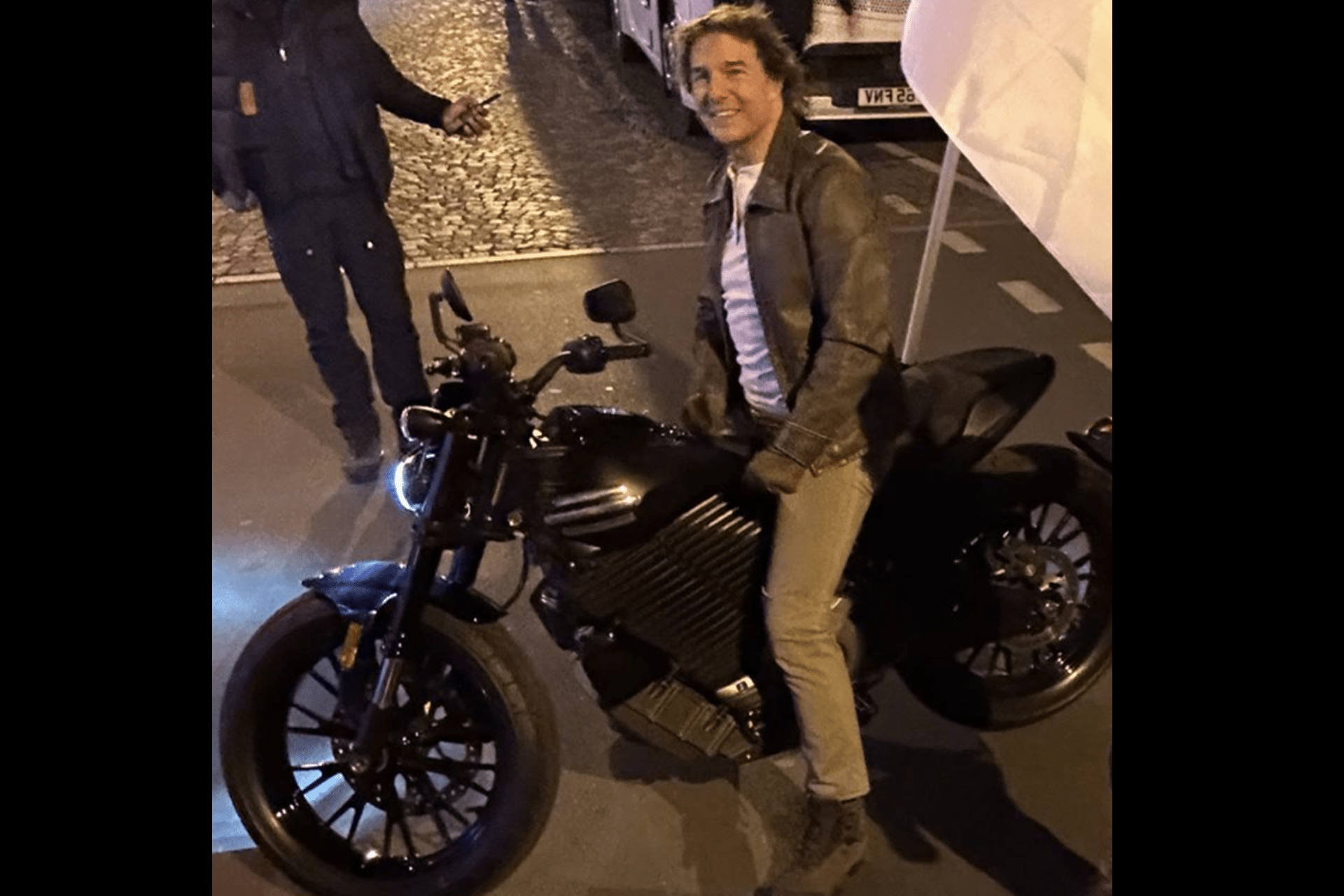 由汤姆·克鲁斯（Tom Cruise）签署的Keeway Superight 125即将拍卖