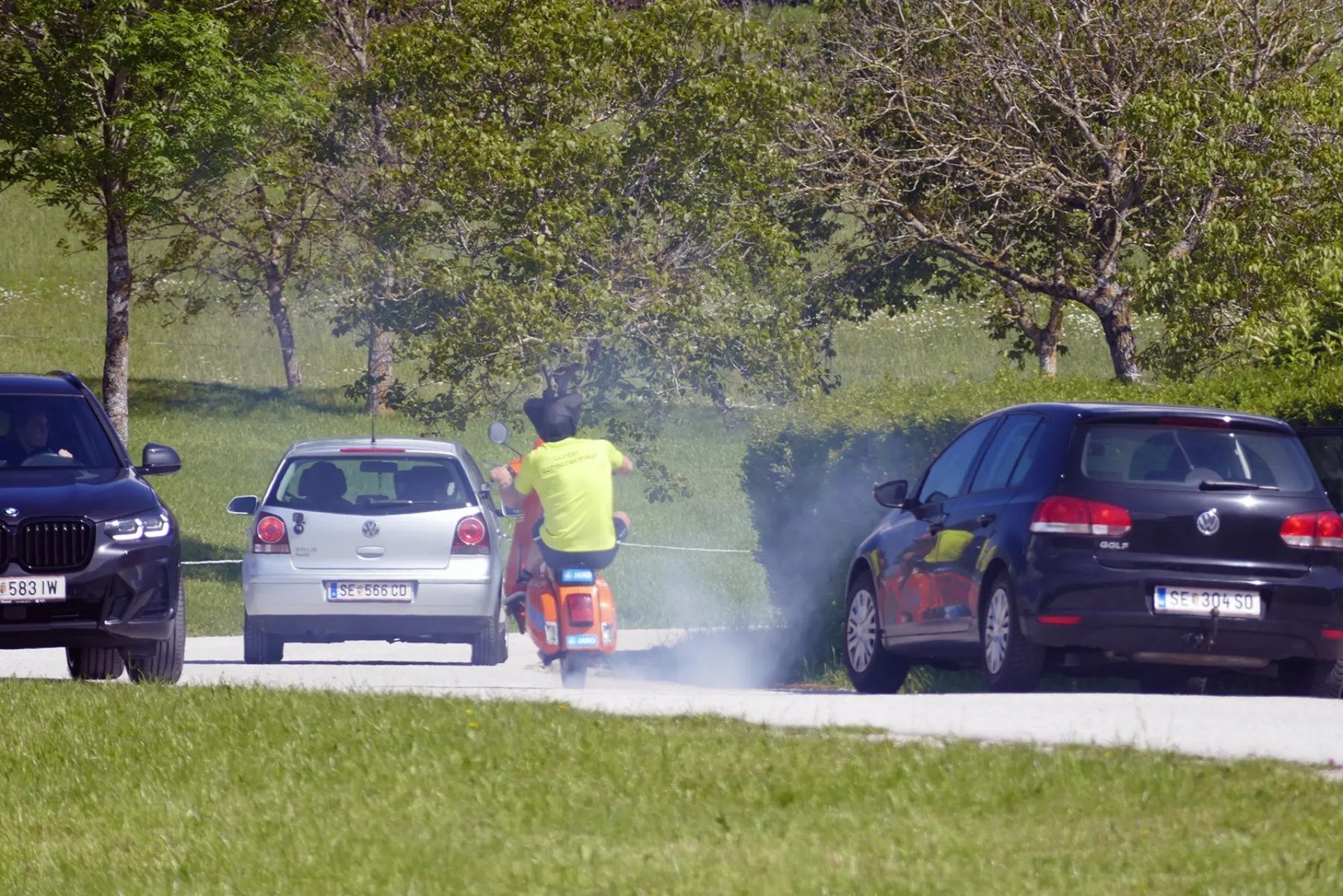 GünterSchachermayr在他的Vespa中