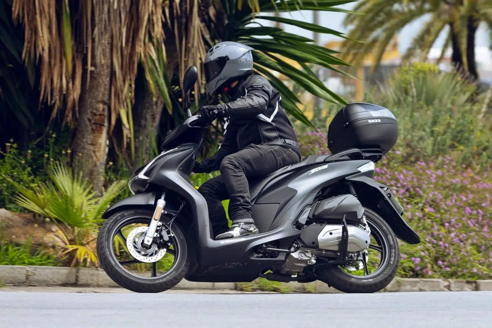 与上一年的同期相比，5月的Moto行业体验增长了9.8％