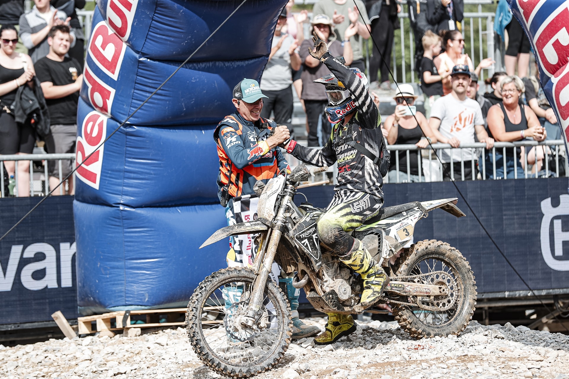 La Triumph TF 250-E se convierte en la única 4T en finalizar el Erzbergrodeo 2025