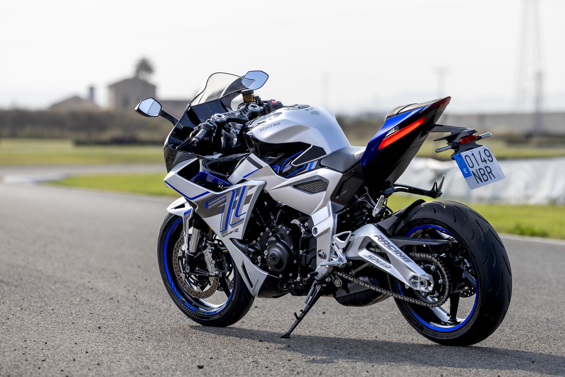 测试Zontes 703 RR 2025