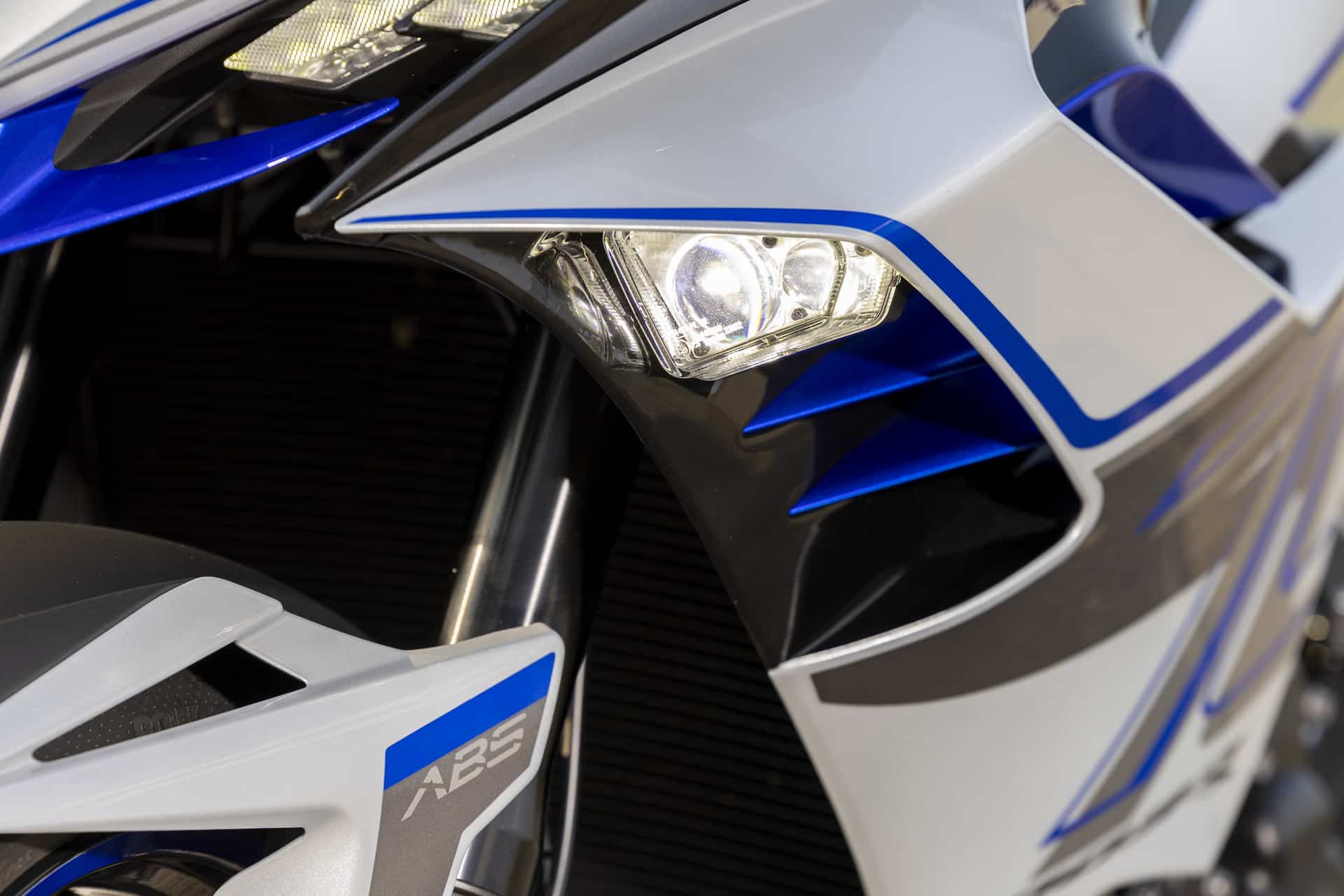 测试Zontes 703 RR 2025