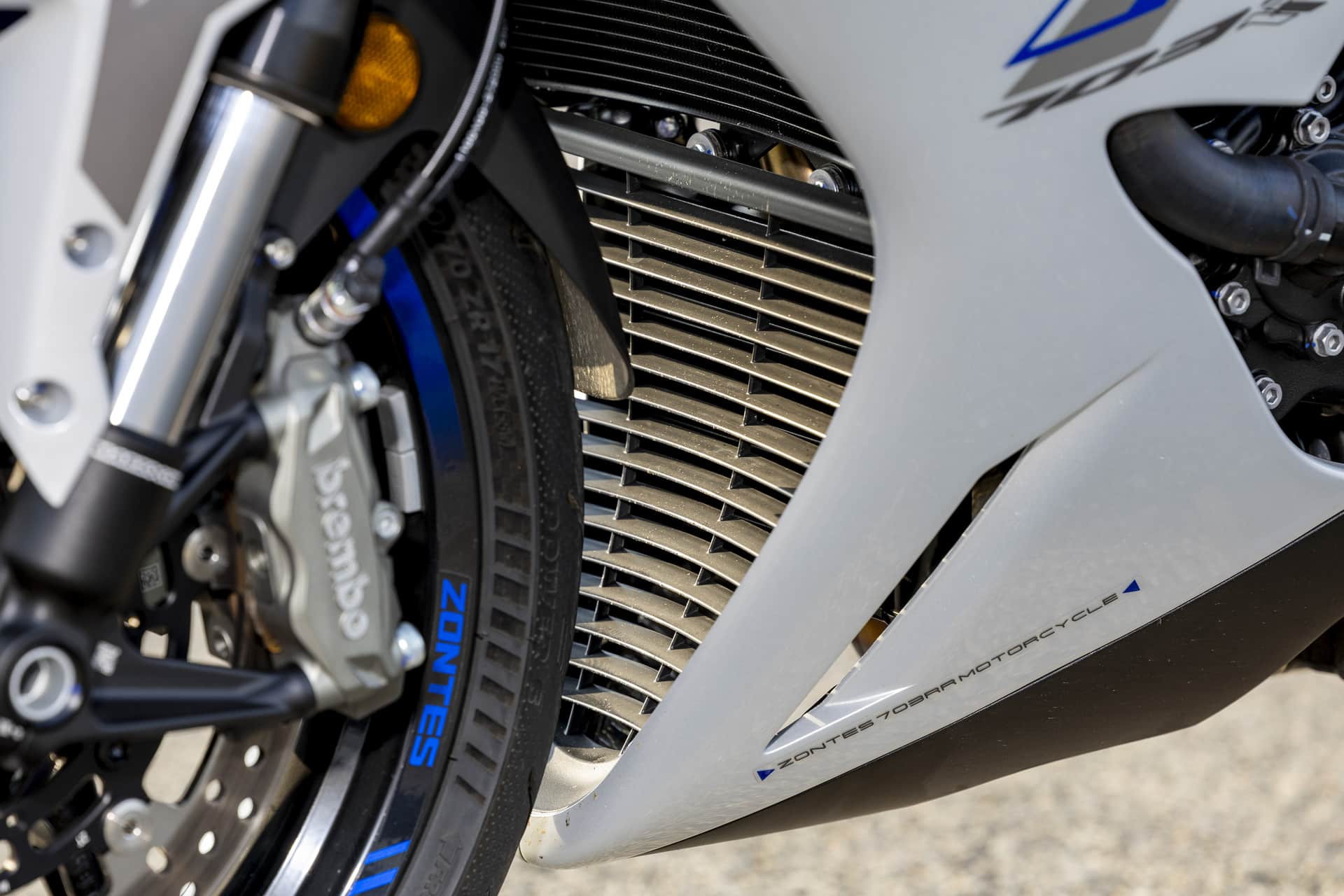 测试Zontes 703 RR 2025