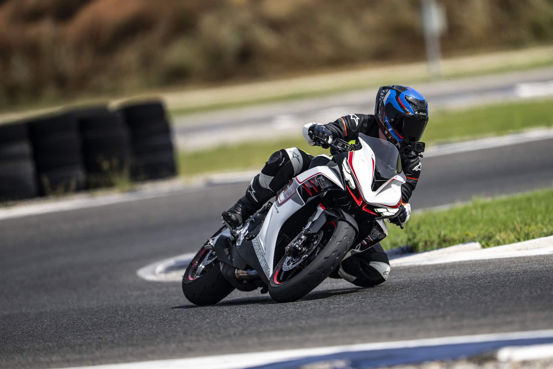 测试Zontes 703 RR 2025