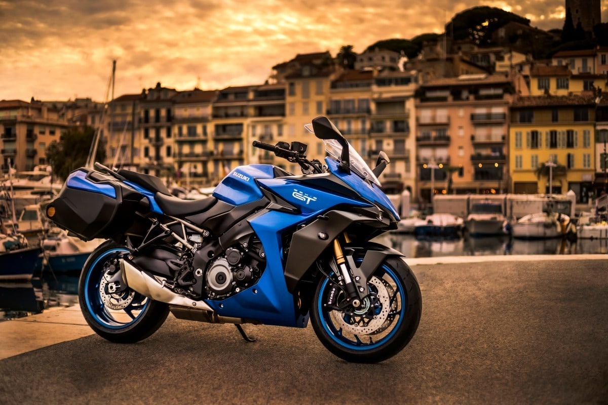 新的GSX-8T和GSX-8TT：Suzuki在2026年扩展其运动型范围