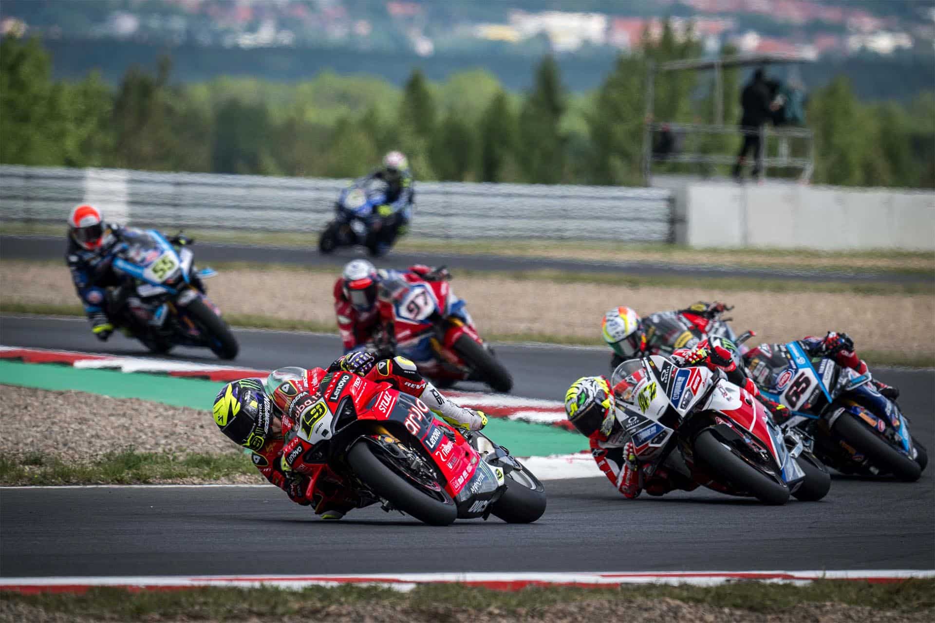 Álvaro在捷克共和国的双重倒台之前一直是其余的最好的