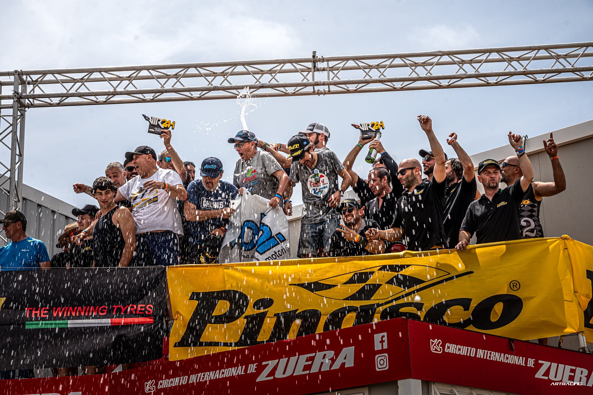 Polini的Castrol团队是在“ Vespa The Rissance 24H” 2025中取得的胜利