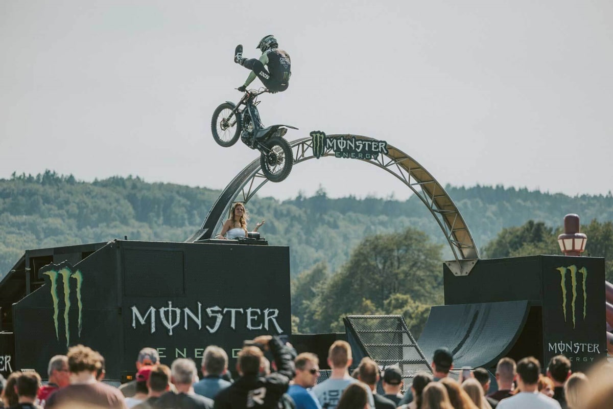 SW-Motech的开放日2025：两个轮子上的肾上腺素，情感和热情