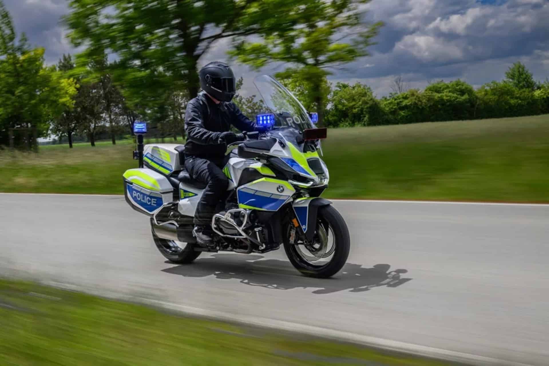 BMW R 1300 RT-P 2025：德国品牌展示了其新的高级飞行旅行的警察版本