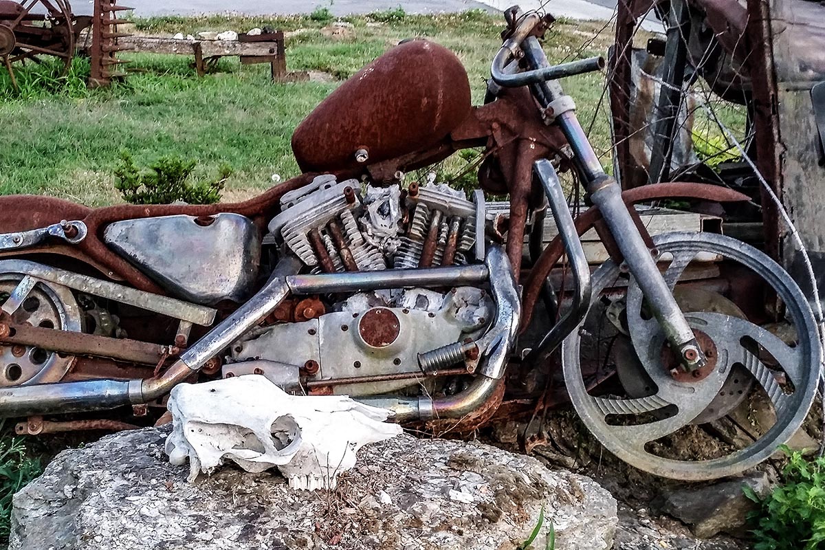 该过程将迫使法律迫使欧洲的所有摩托车最终出现在排水系统中