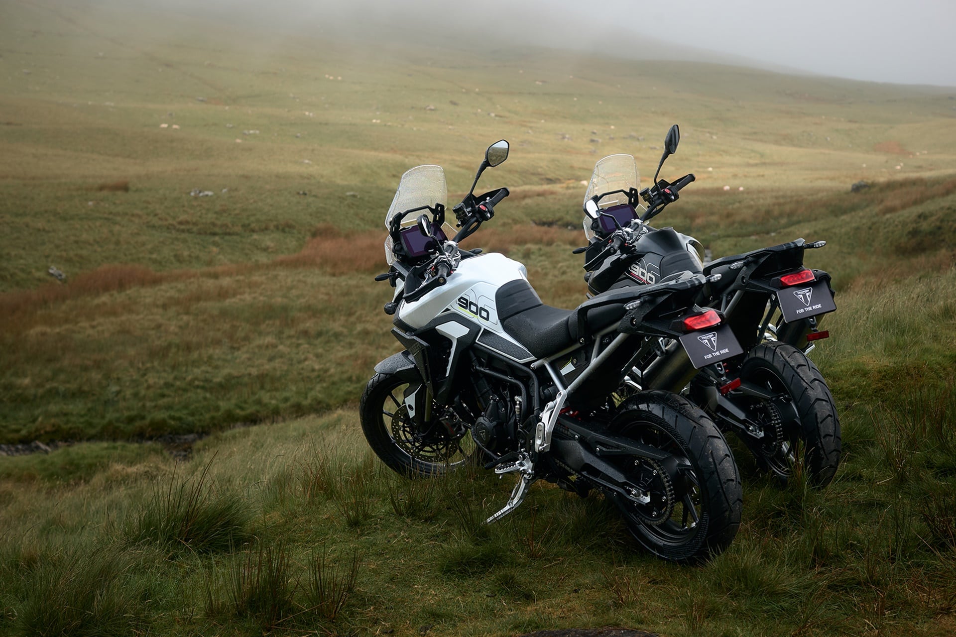 Triumph呈现其新的2026色范围与当前趋势一致