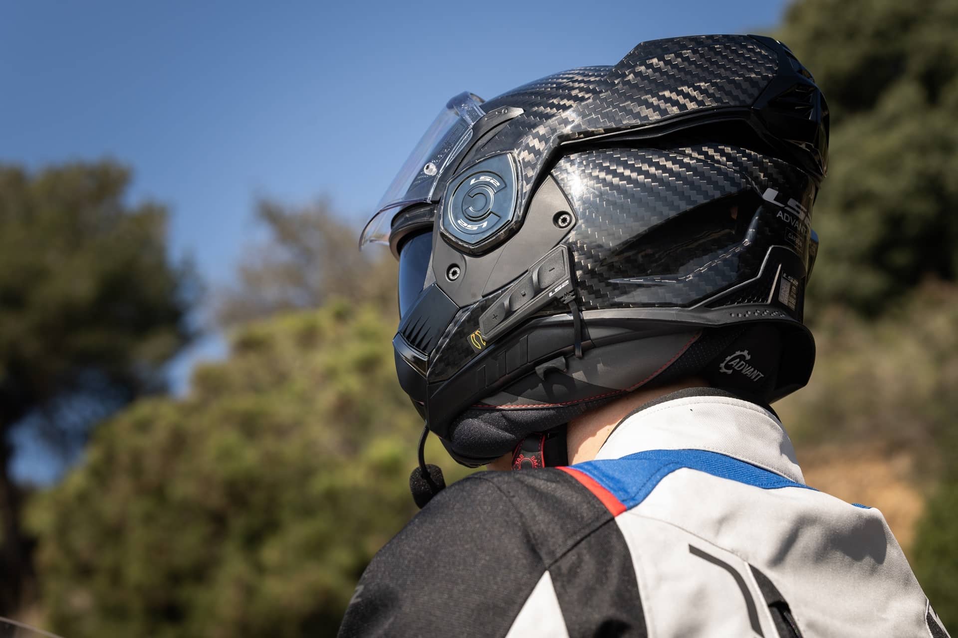 LS2启动Spectrum，这是与Midland合作的新对讲机