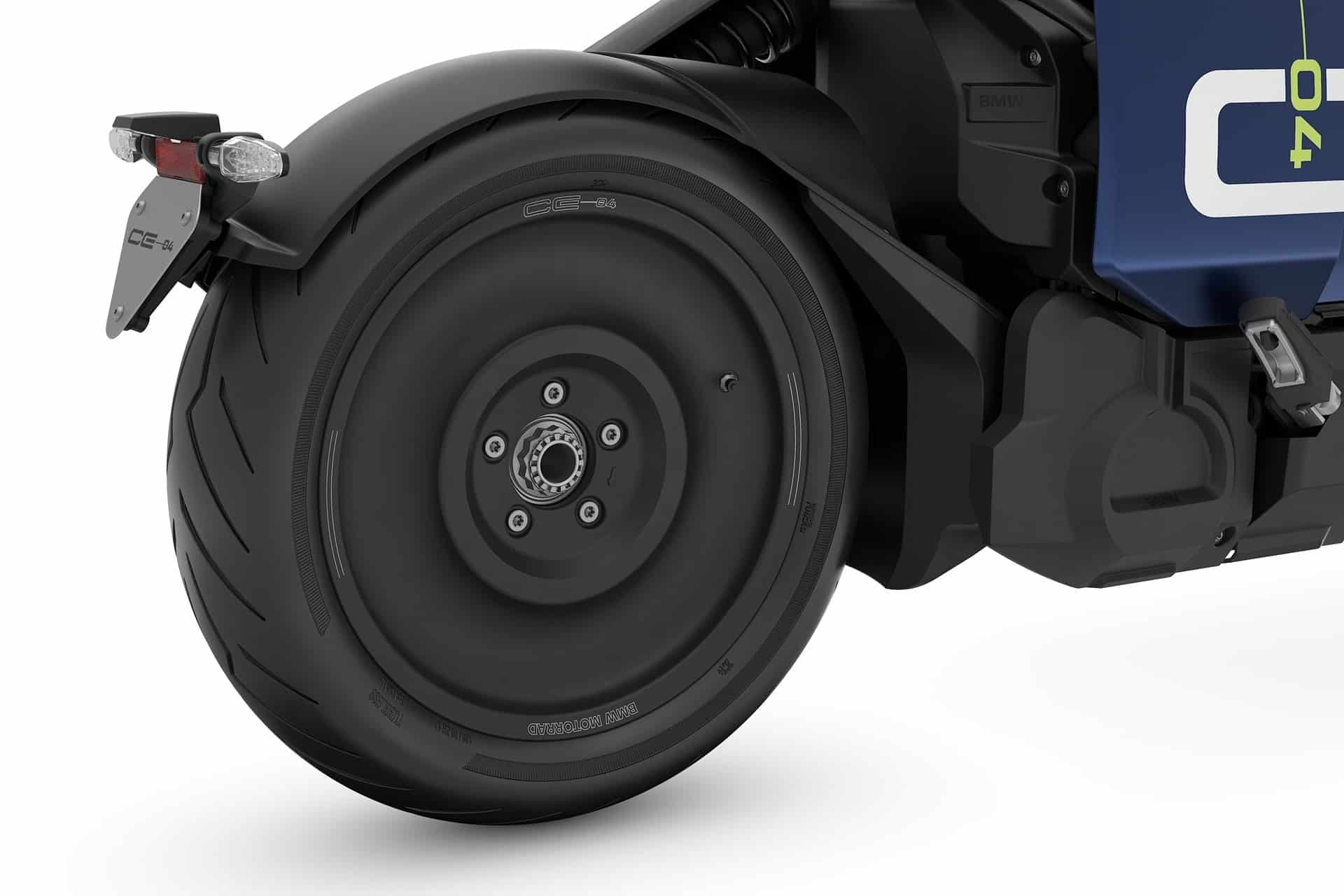 BMW CE 04 2026：“ Maxi-EV”国王正在为新季节做准备