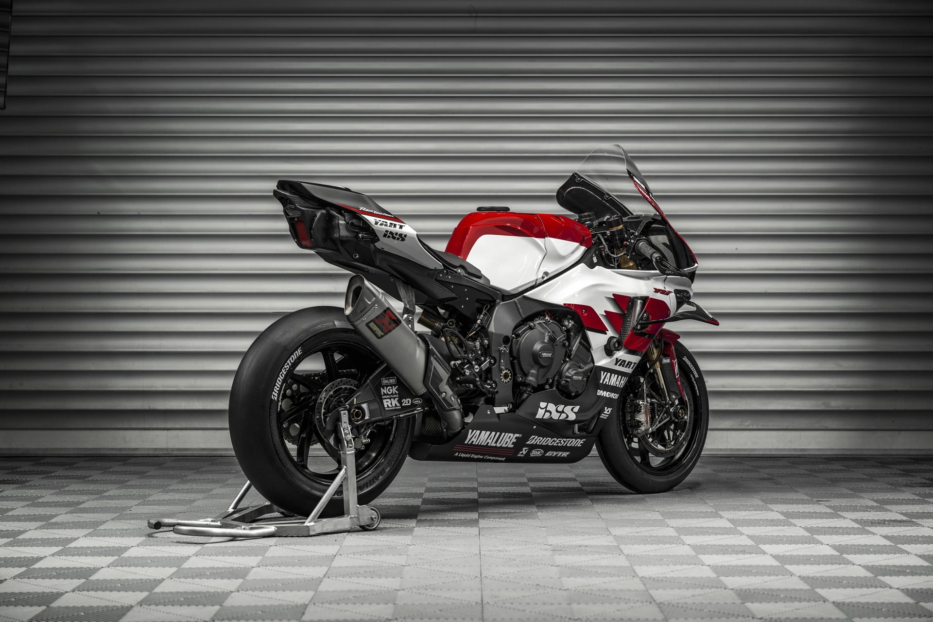 Yart将穿着非常特殊的周年纪念装饰来打8个小时的铃木