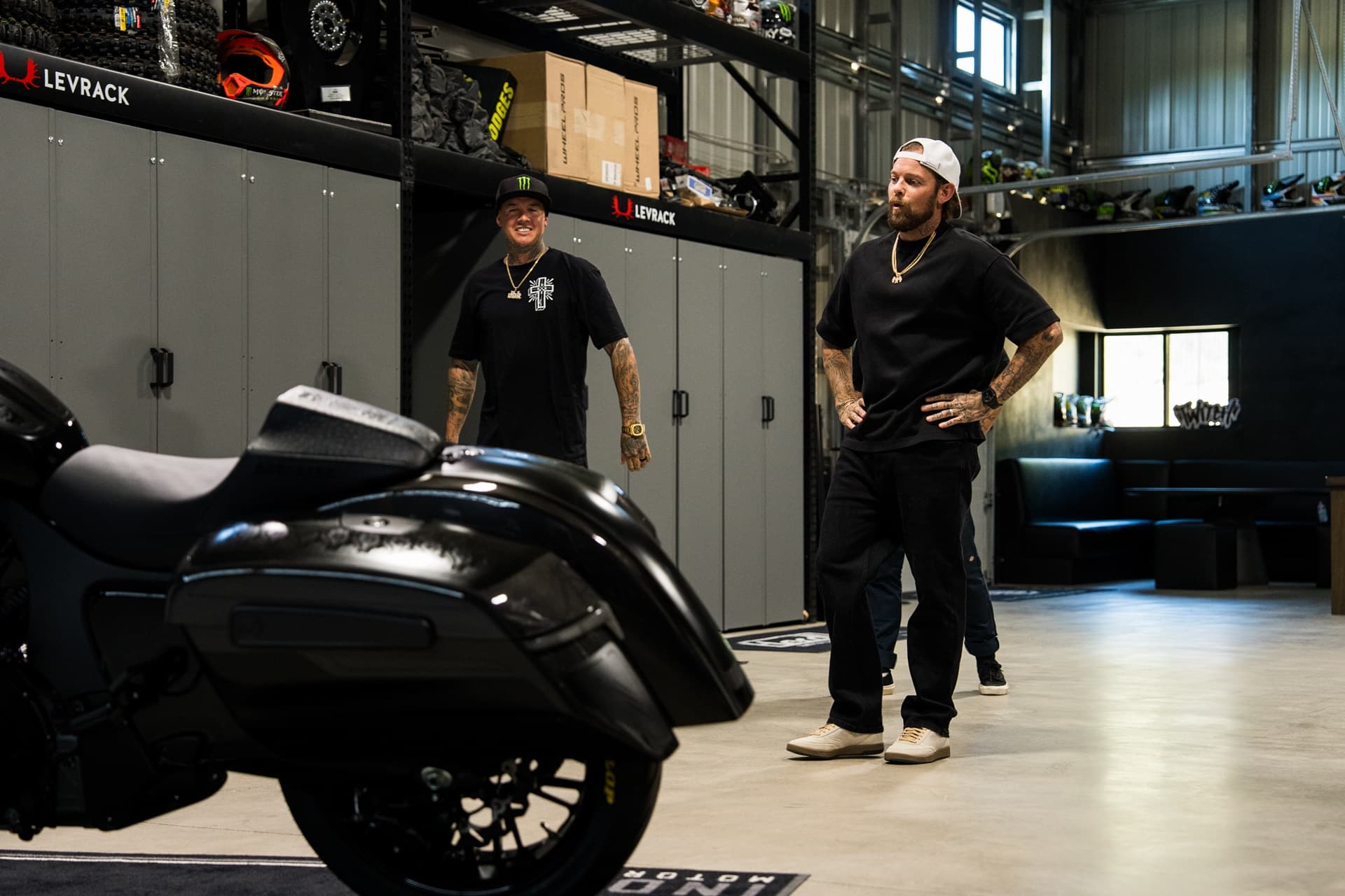 印度人伪造的系列为瑞安·塞克勒（Ryan Sheckler）展示了他的最后一部杰里米“ Twitch” Stenberg的作品