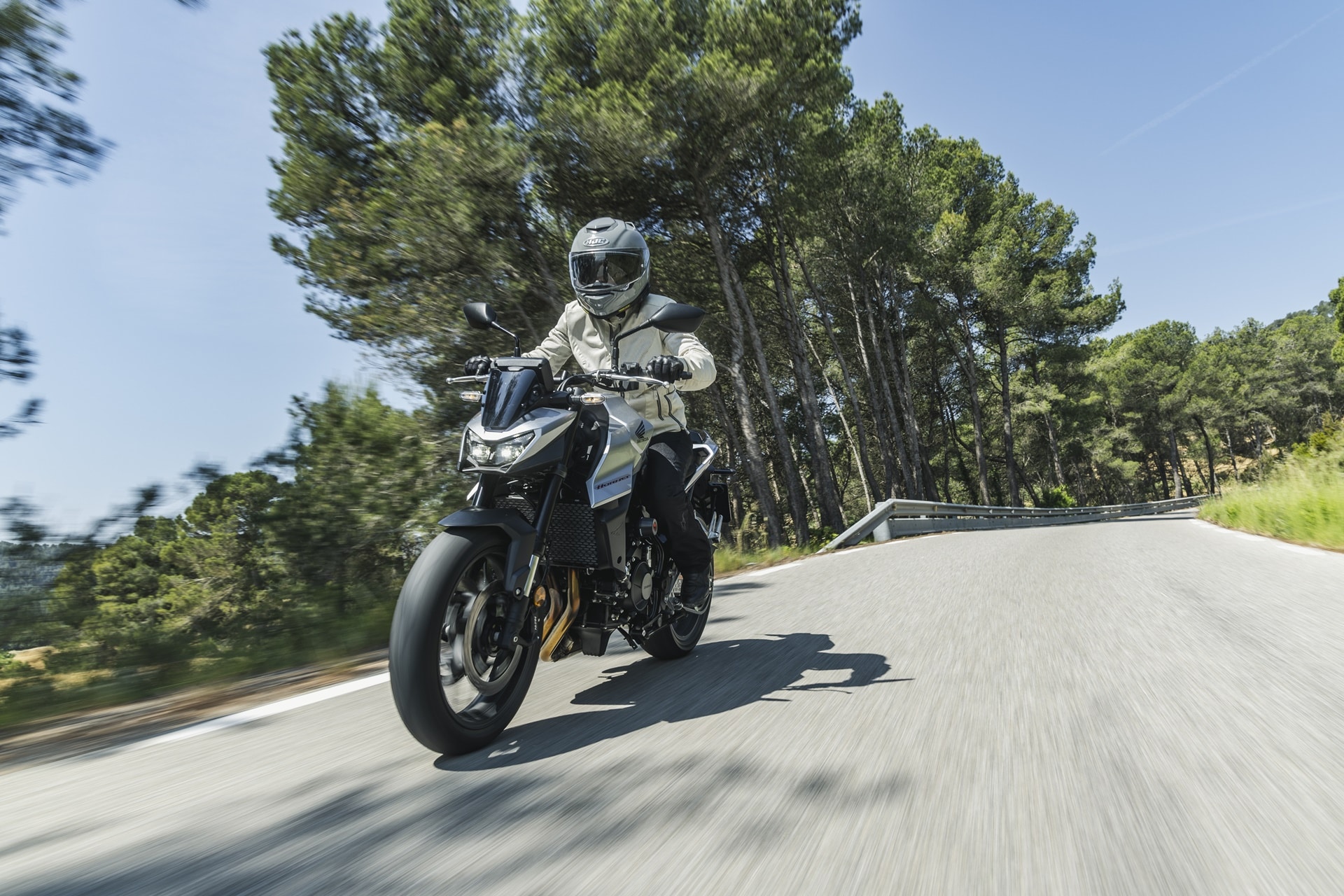 本田测试CB750黄蜂2025