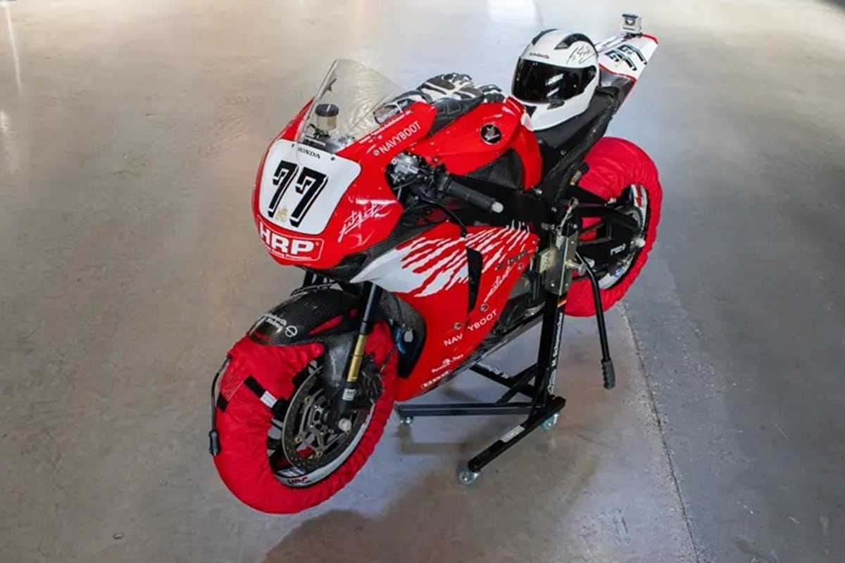 迈克尔·舒马赫（Michael Schumacher）的个人历史可以是您的：出售他的本田CBR1000RRR SC59 2010年