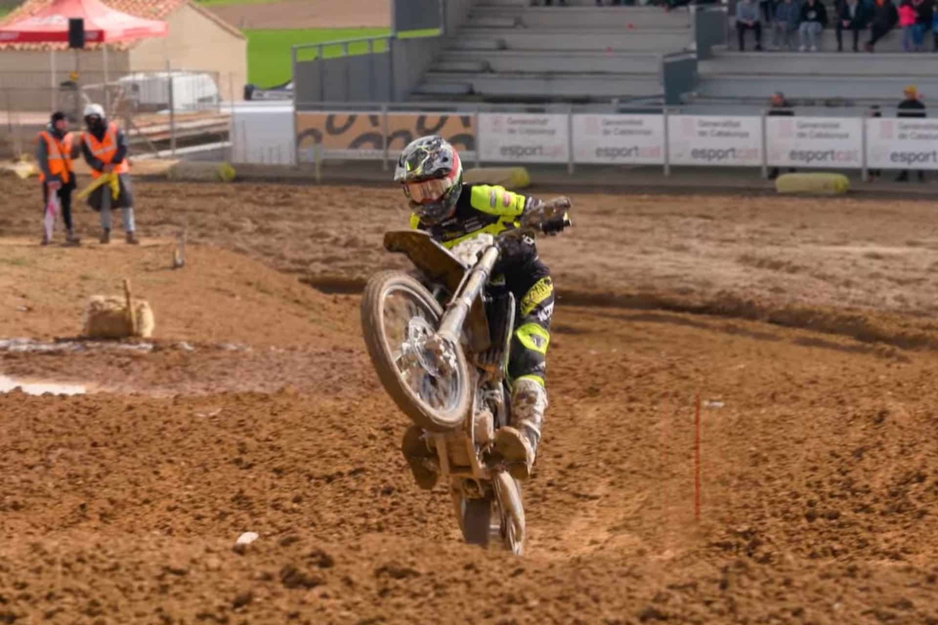 小精灵超级摩托车