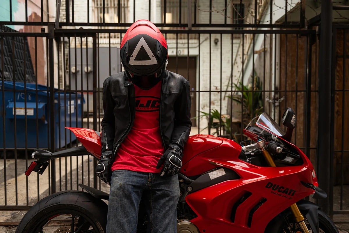 HJC presenta el novedoso RPHA 12 Squid Game, su nuevo casco en colaboración con la famosa serie “El Juego del Calamar”