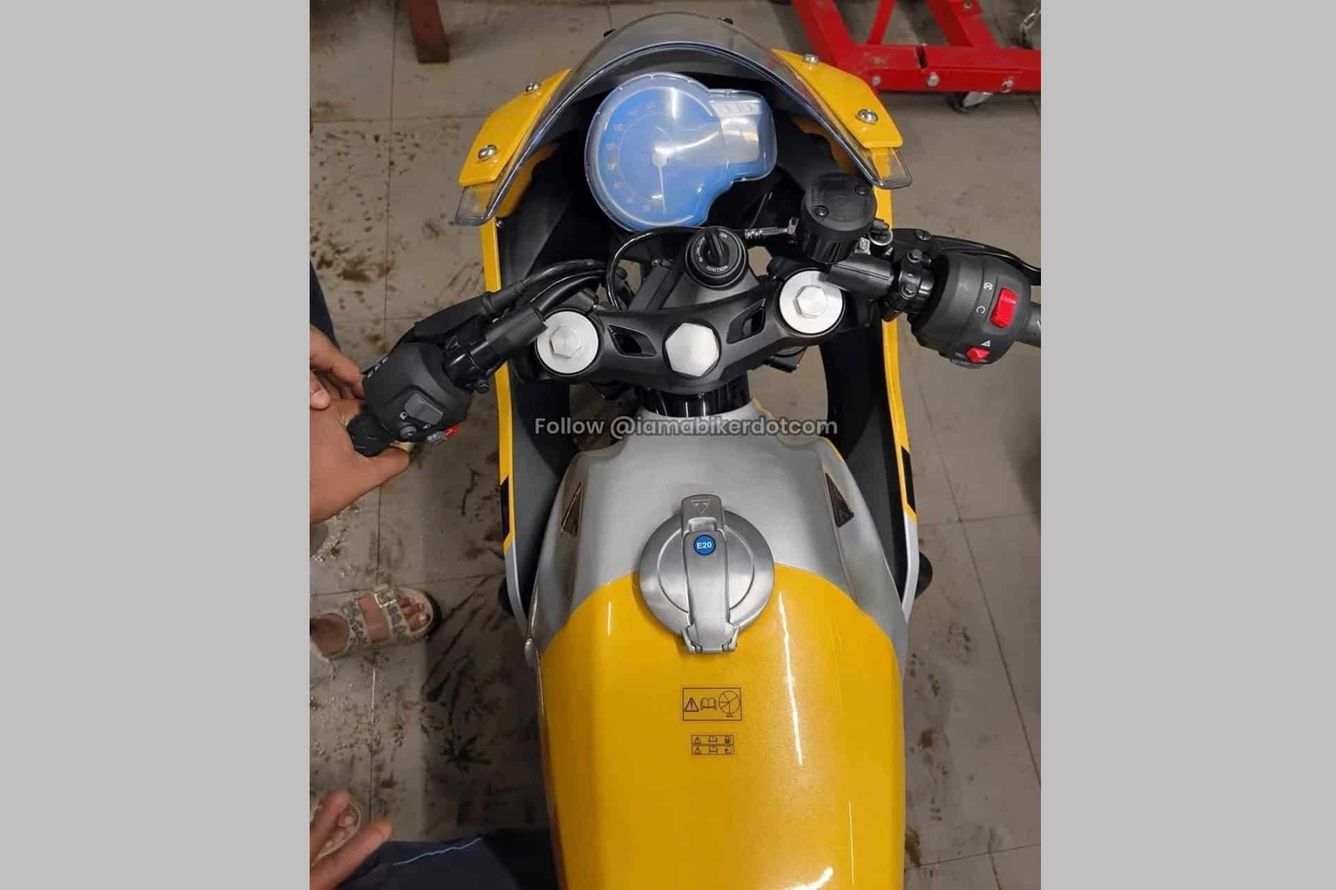 这就是新的Triumph Thruxton 400在其正式发布之前的样子