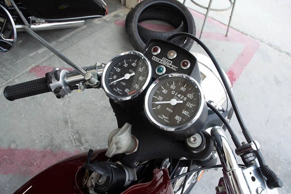 出售Ewan McGregor 1973年的独家Moto Guzzi V7 Sport