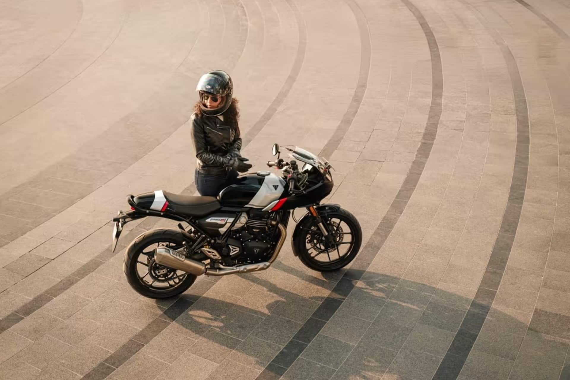 这部小说《 Thruxton 400》已经是现代经典De Triumph系列的正式成员