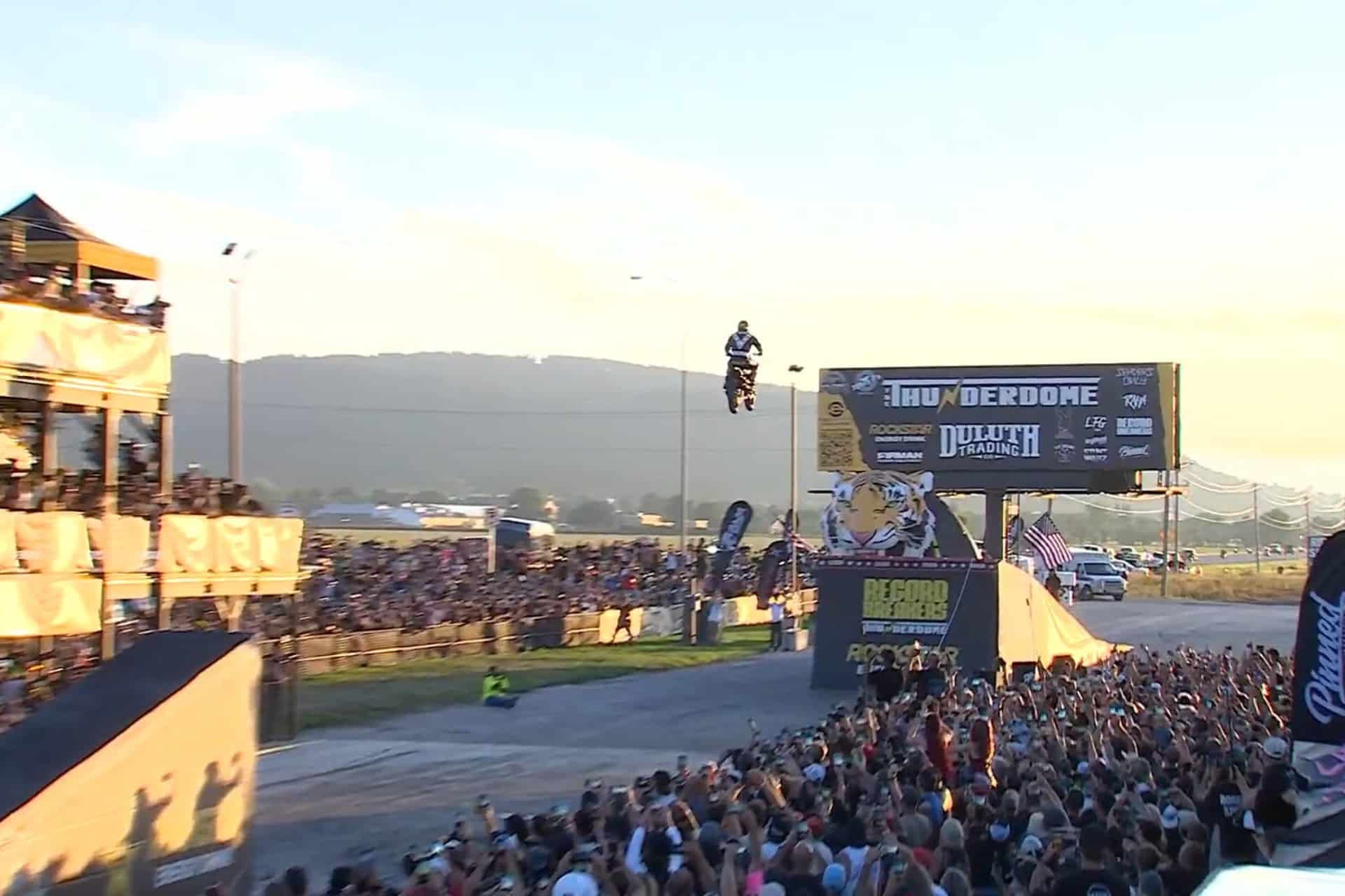 Colby Raha récord mundial de salto Harley-Davidson