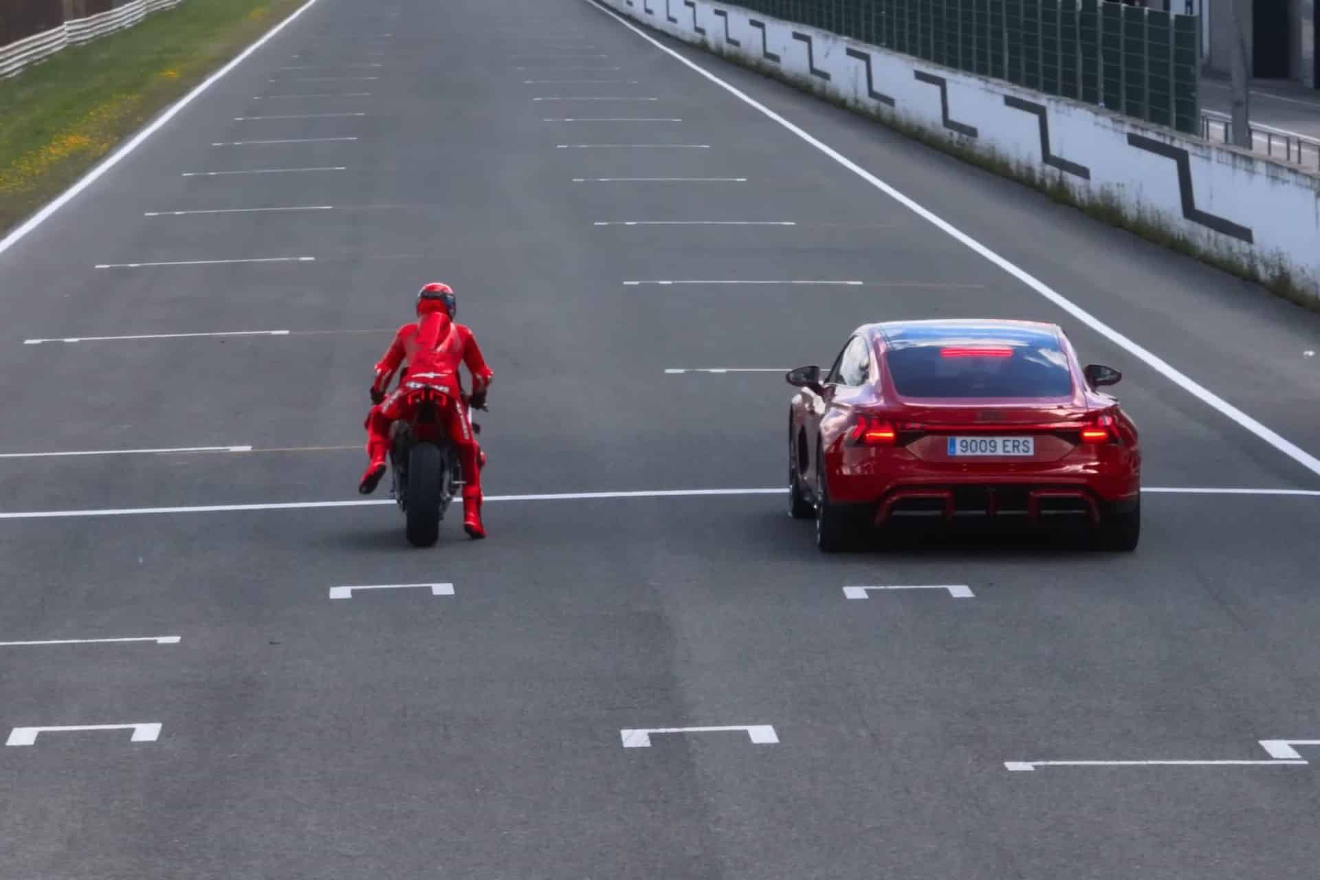 Marc和AlexMárquezDucati Panigale V4和Audi RS E-Tron GT