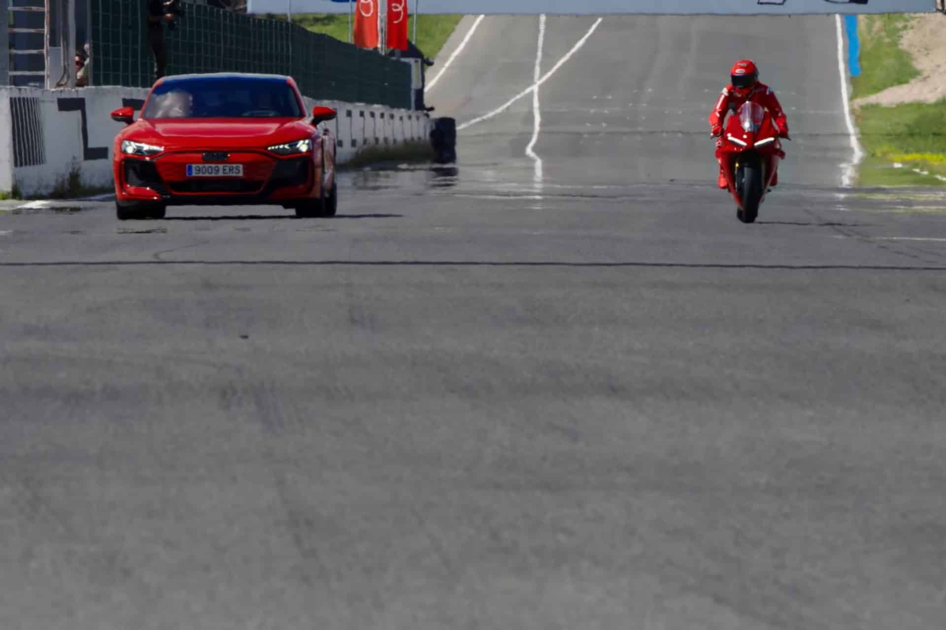 Marc和AlexMárquezDucati Panigale V4和Audi RS E-Tron GT